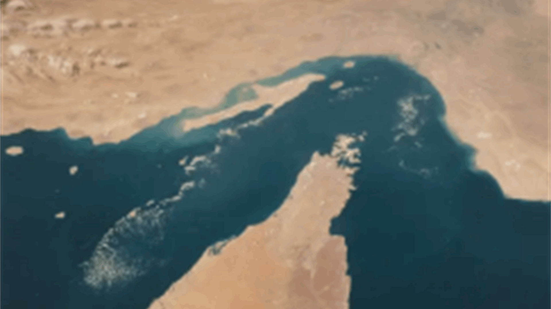 تراجع حركة الناقلات عبر مضيق هرمز بنسبة 90% 