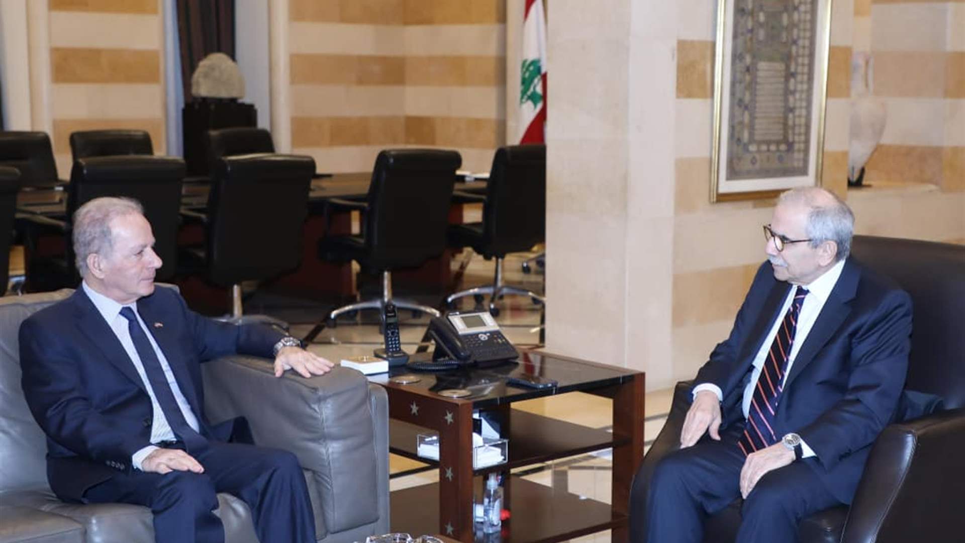 سلام استقبل في السراي الكبير السفير الأميركي في بيروت ميشال عيسى وجرى خلال اللقاء البحث في التطورات الأخيرة في لبنان والمنطقة