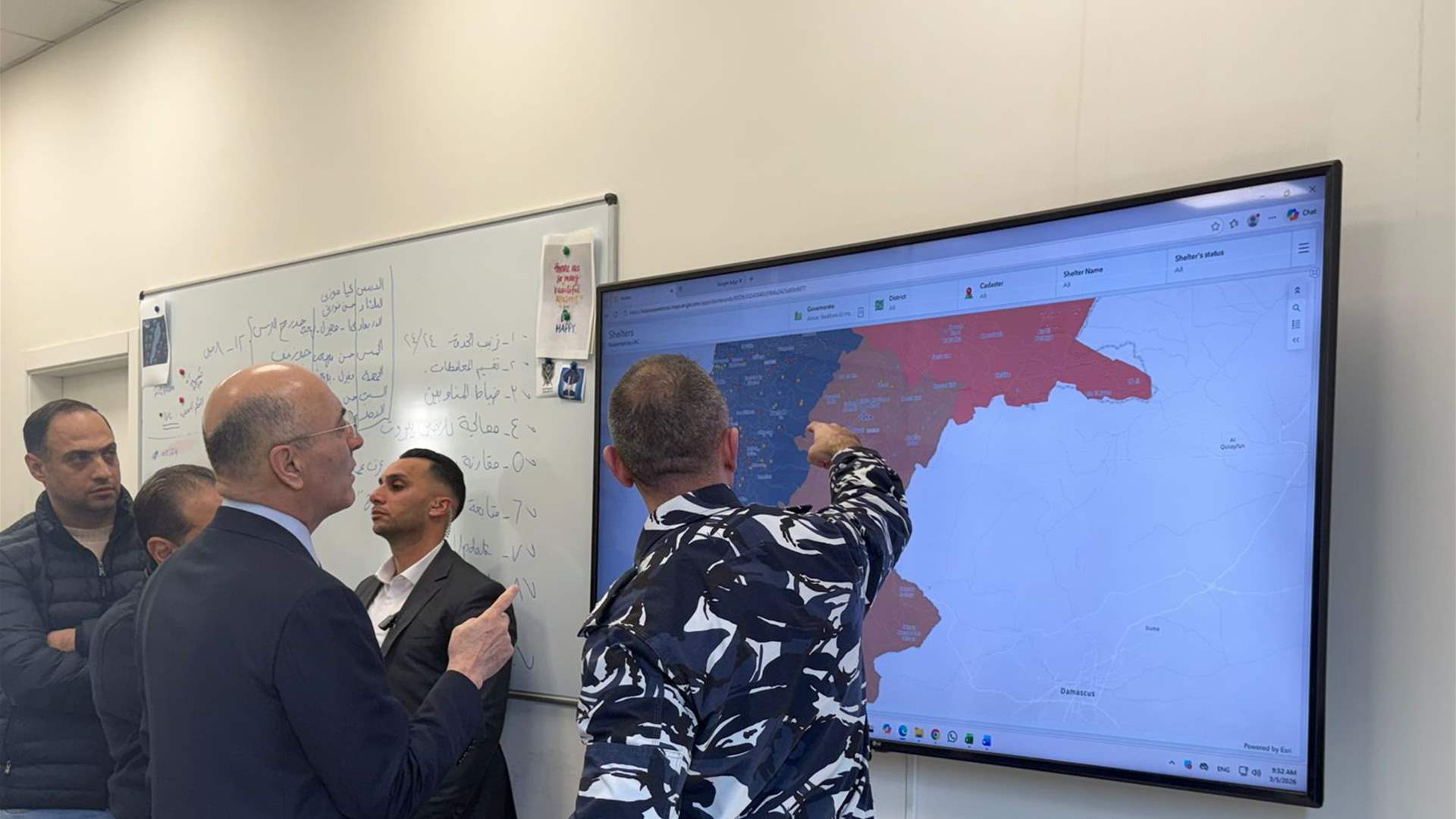 الحجار تابع من غرفة العمليات الأوضاع الأمنية وإجراءات إيواء النازحين وشدد على التنسيق بين الإدارات المعنية