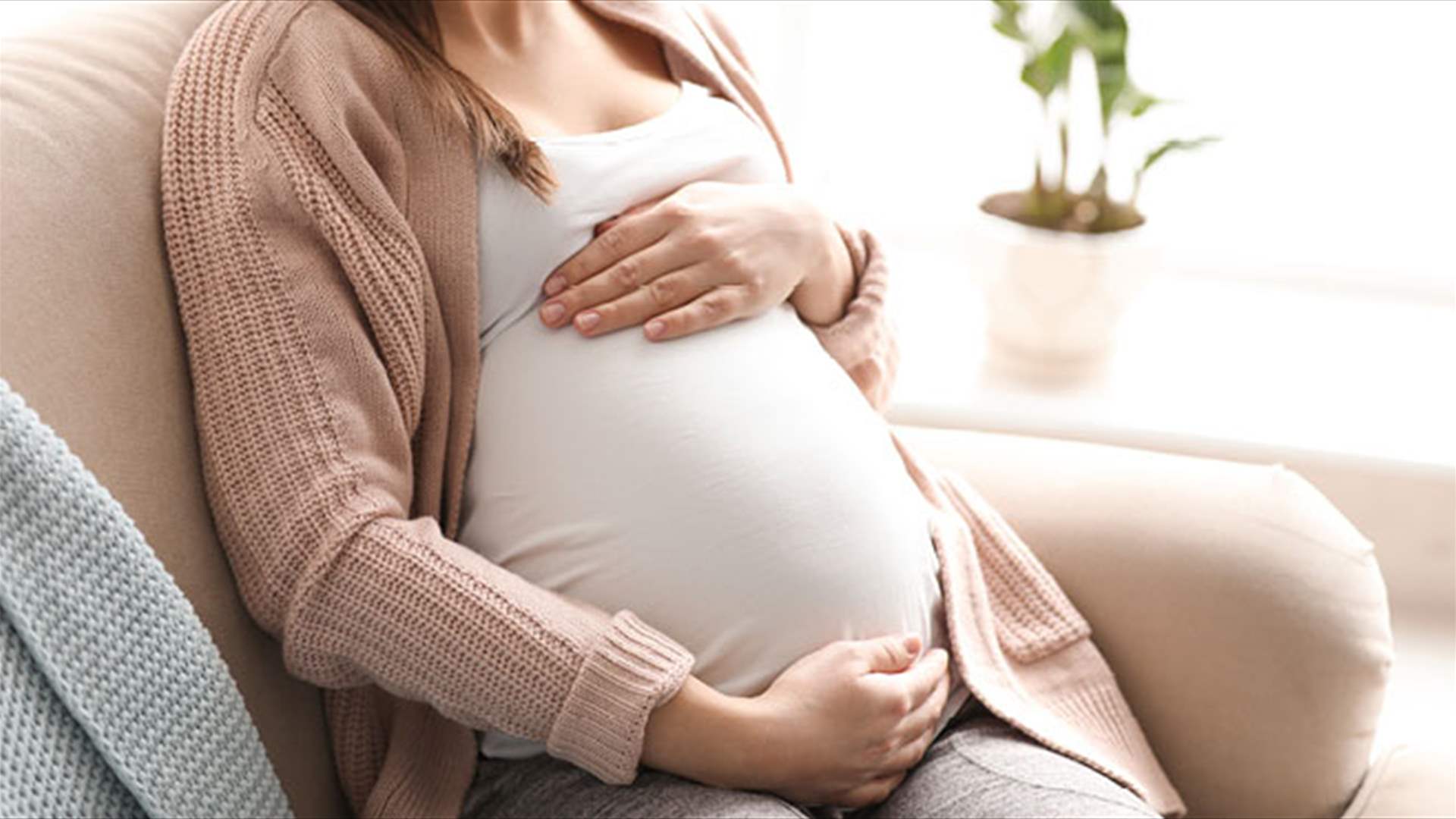 صدمات نفسية ومخاطر طبية تلاحق النساء الحوامل تحت القصف... ومنظمة الصحة العالمية تطلق صرخة تحذيرية!