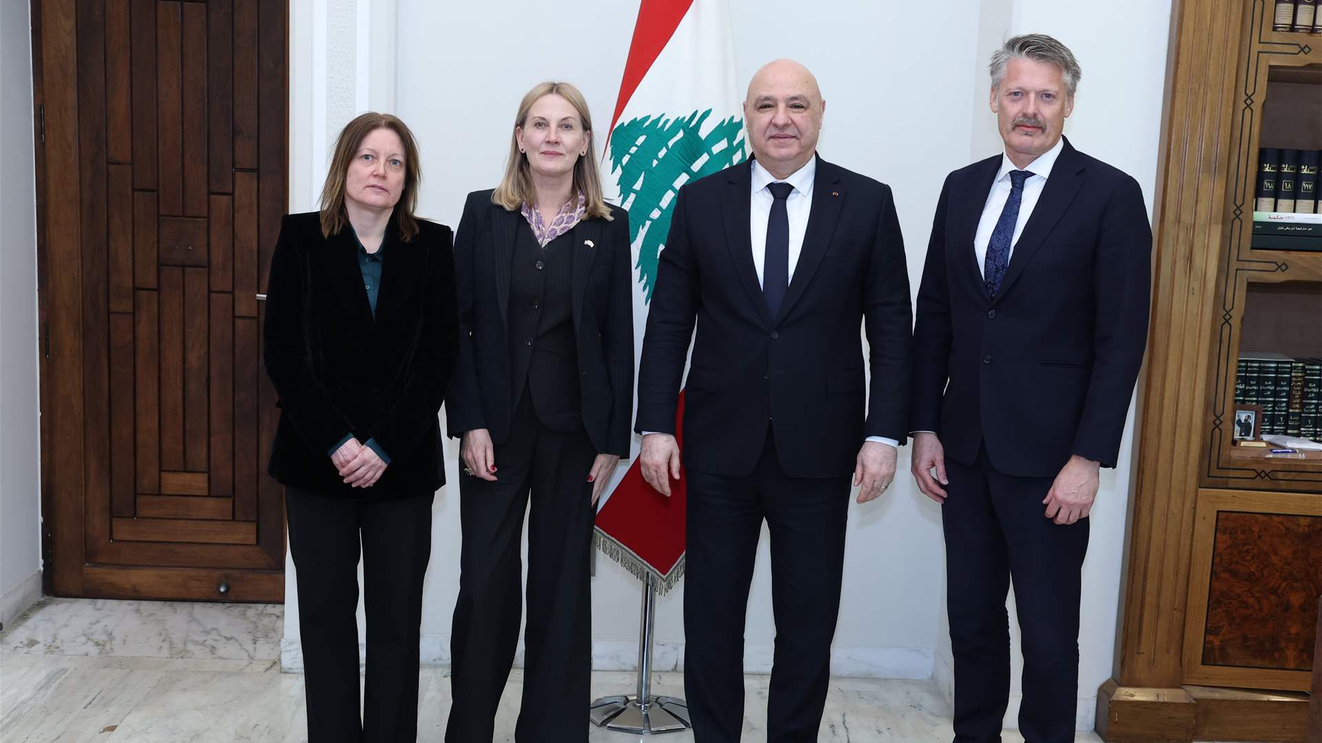 عون لسفراء الدانمارك والسويد والنروج: اعتداءات إسرائيل لن تحقق أهدافها ولبنان ملتزم بالسلم والاستقرار