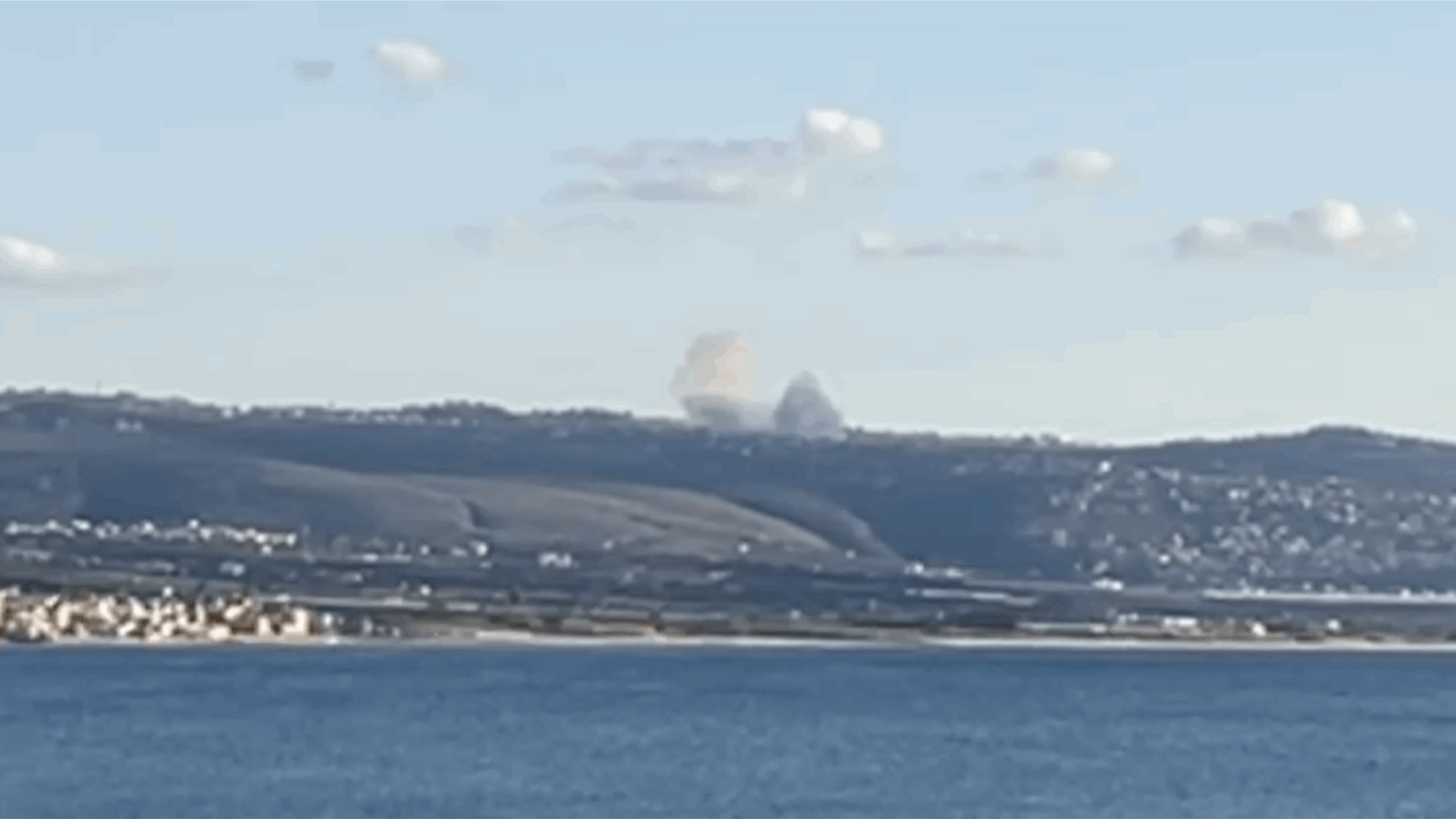 غارتان على بلدة مجدل زون في قضاء صور