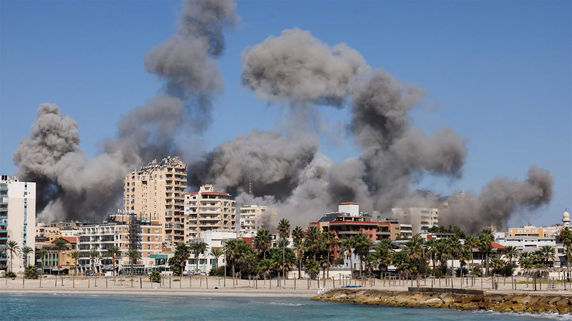 Strike hits South Lebanon's Tyre after Israeli army warning