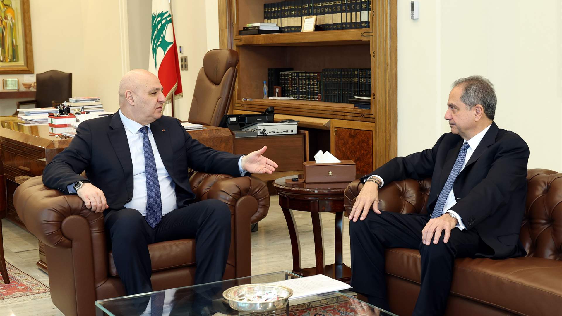 رئيس الجمهورية عرض مع صدي الإجراءات لضمان استقرار إمدادات الطاقة والمواد النفطية في الأسواق