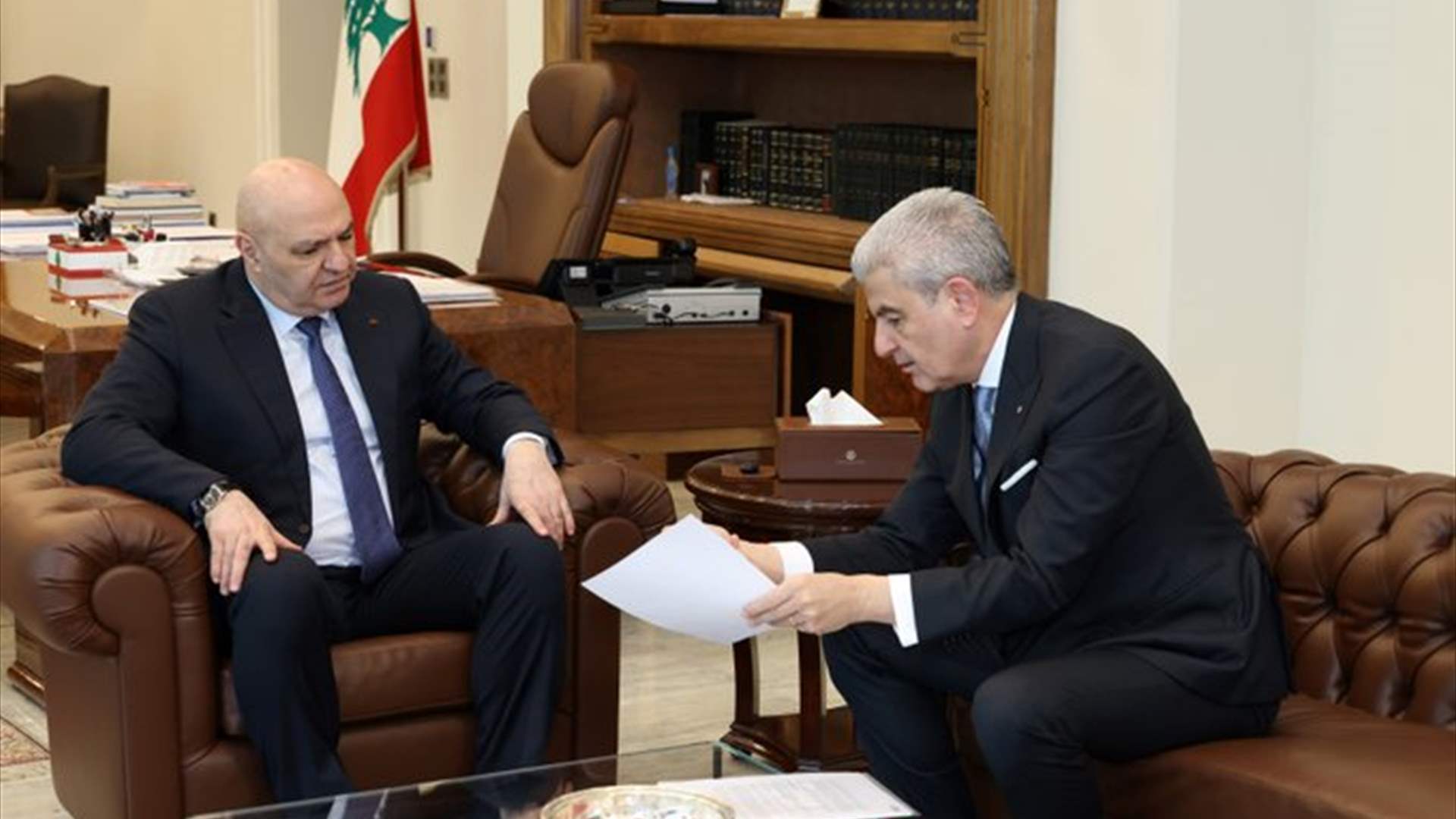 سلسلة لقاءات للرئيس عون...