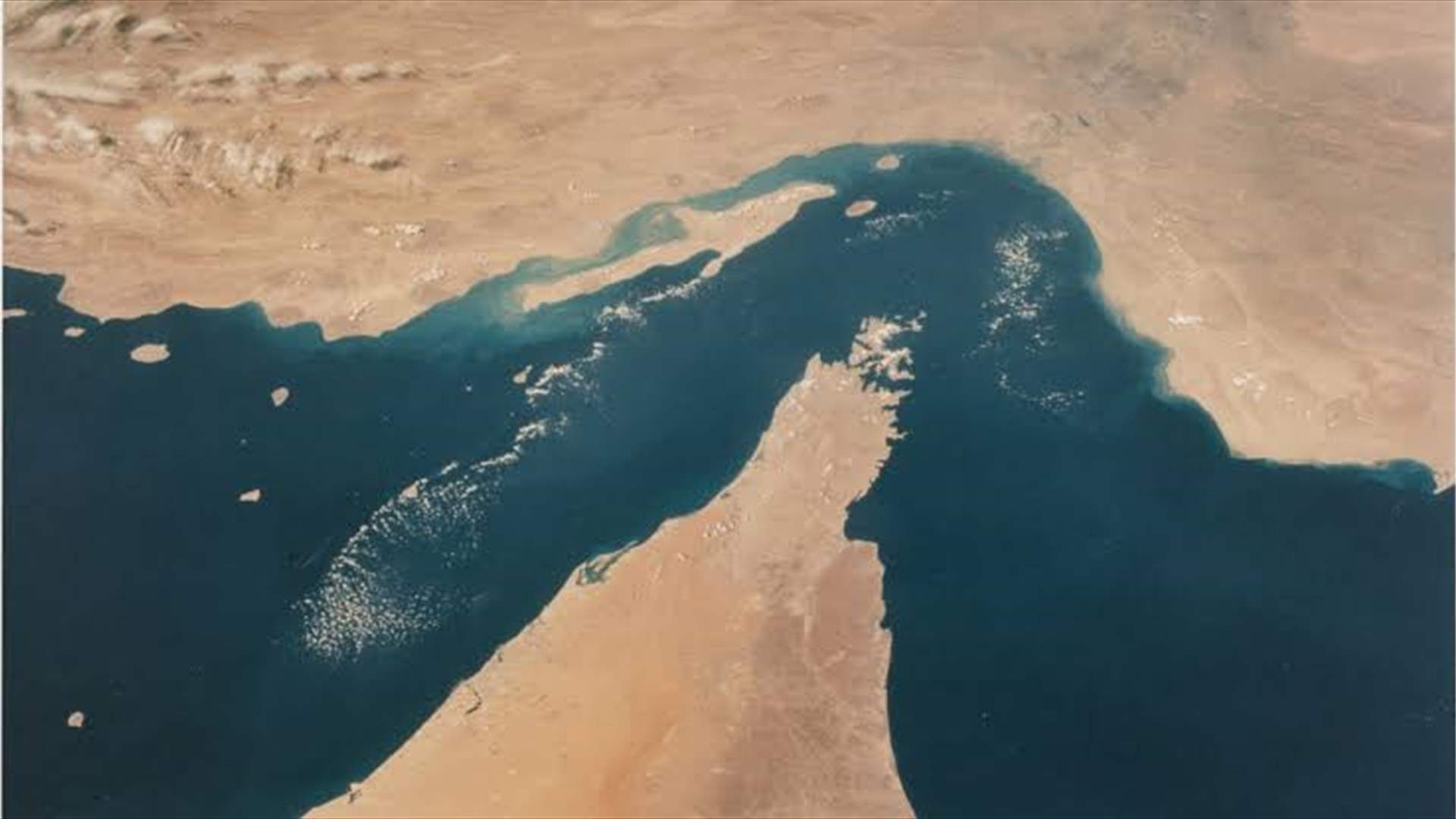 وزير النقل البحري الهندي: سفينتان متجهتان إلى الهند تعبران مضيق هرمز