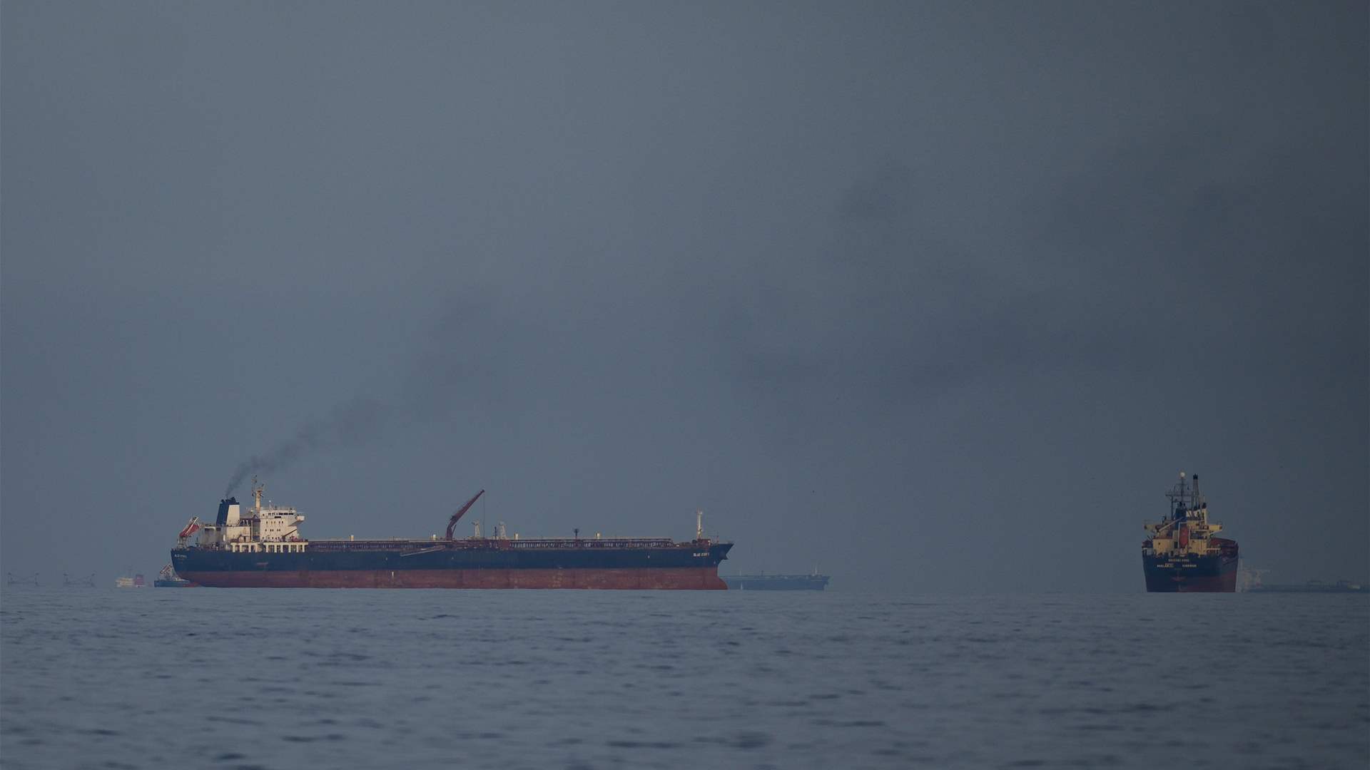 Non-Iran tanker transits Hormuz with transponder on: MarineTraffic