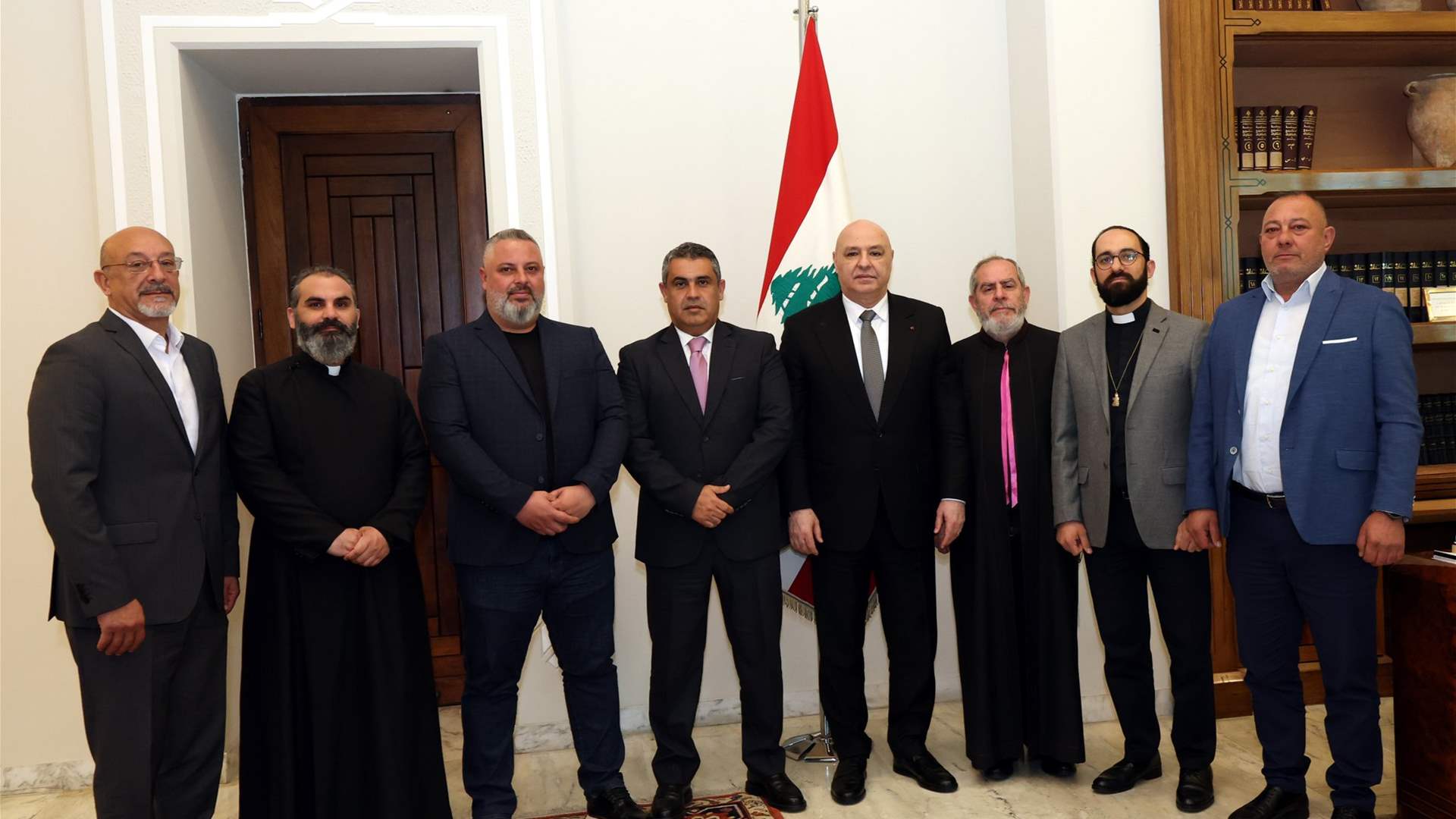  الرئيس عون اكد لوفد من علما الشعب تضامنه ودعم عودتهم الآمنة إلى بلدتهم