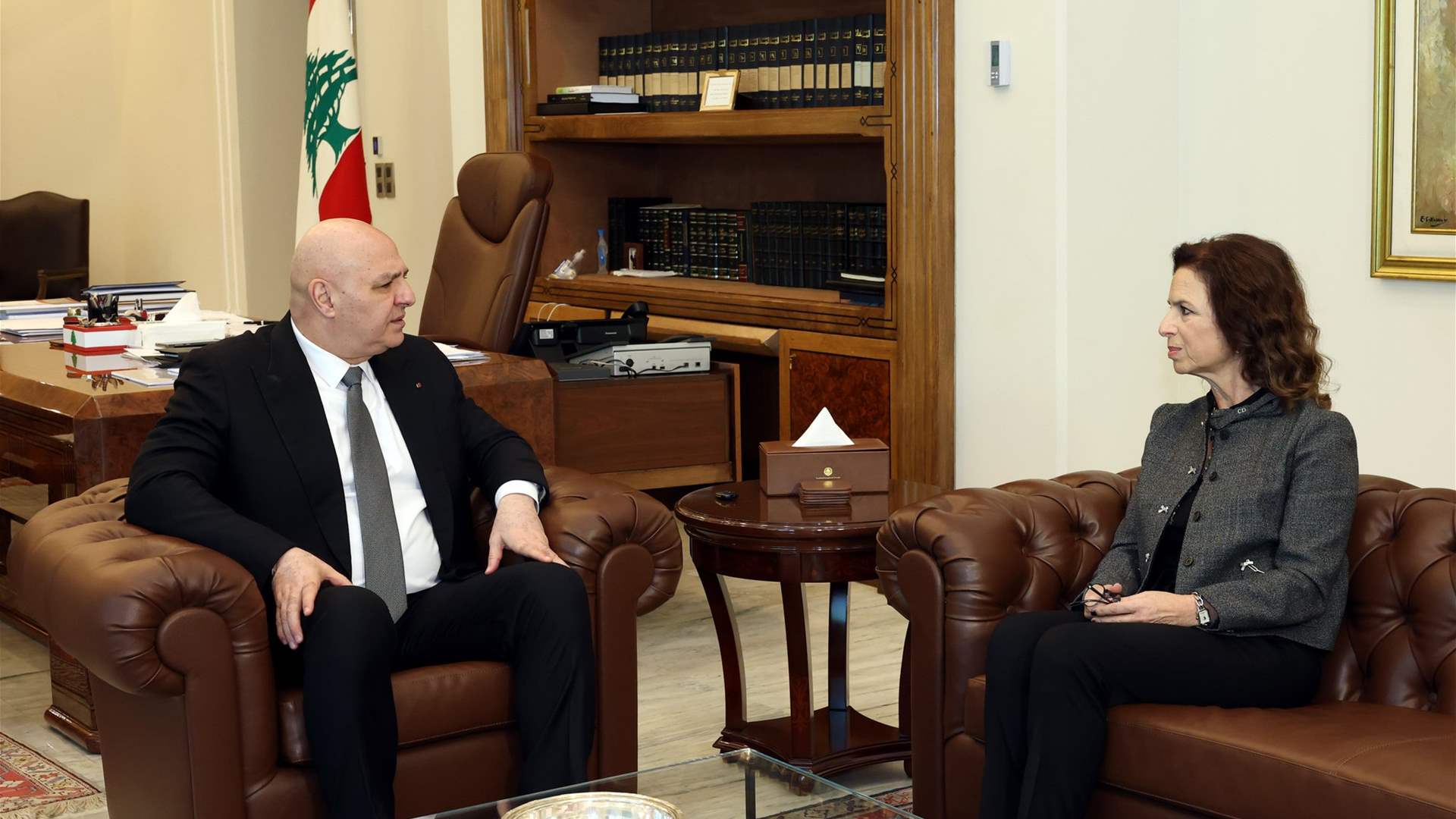 الرئيس عون بحث مع الوزيرة لحود في تداعيات التصعيد واطّلع على مبادرة "سفرة" لدعم النازحين