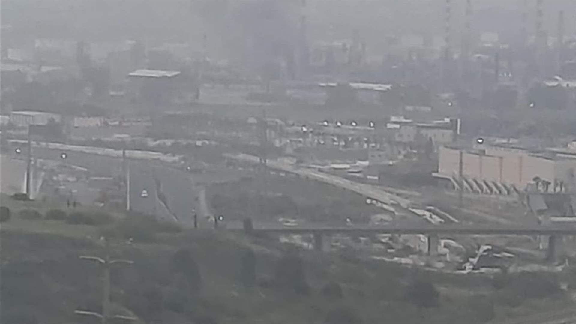 انفجارات قوية في حيفا نتيجة صاروخ اصاب خليج حيفا بالقرب من مصانع تكرير البترول في الميناء 