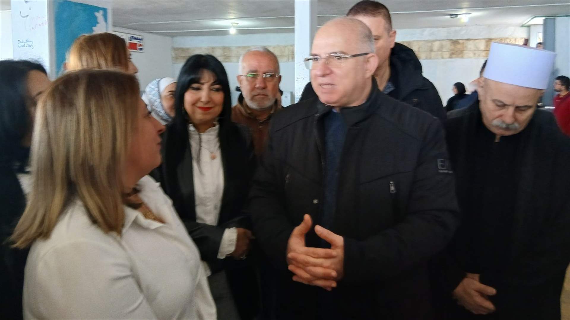 وزير العمل تفقد النازحين في ثانوية حسين مسعود في بشامون: الحكومة تعمل بكل جهد لتوفير مقومات الصمود 