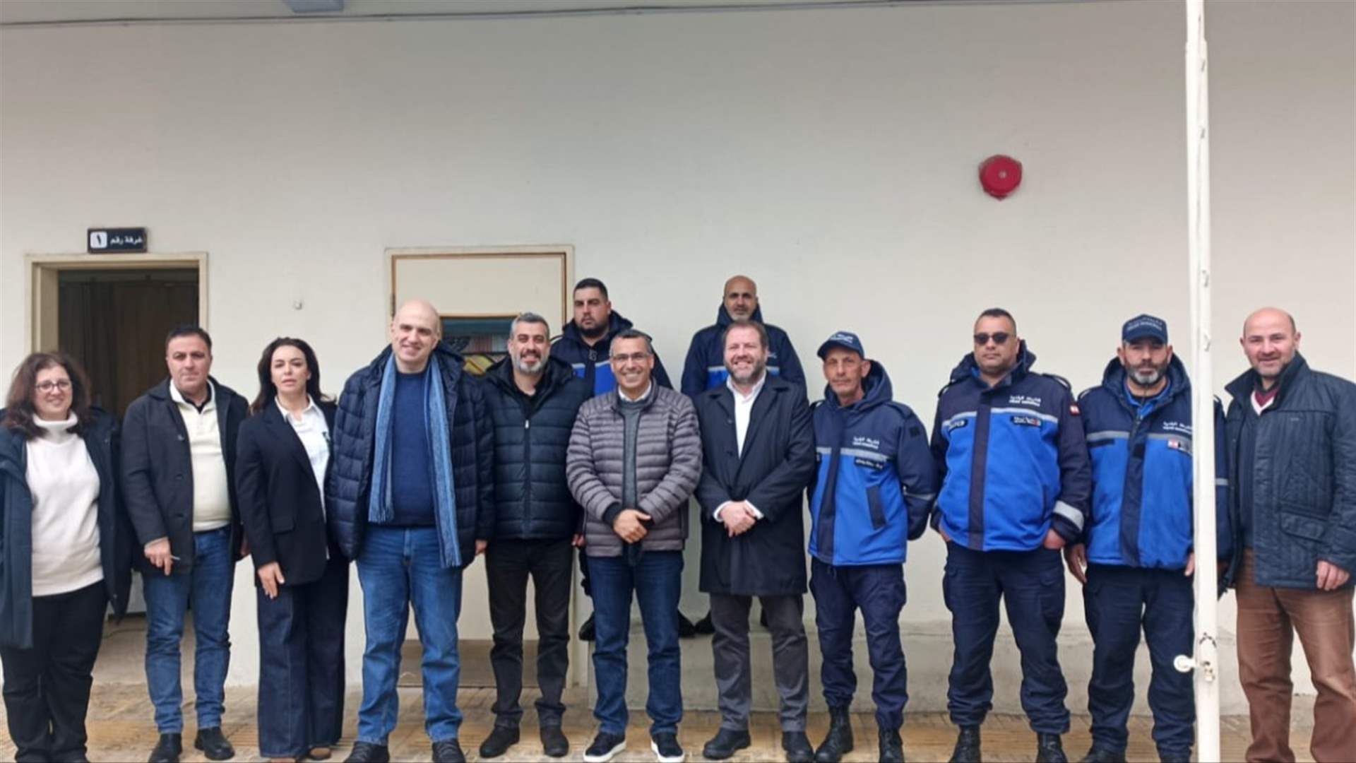 وزير الزراعة تفقد ثانوية حوش الأمراء الرسمية في زحلة للاطلاع على أوضاع النازحين