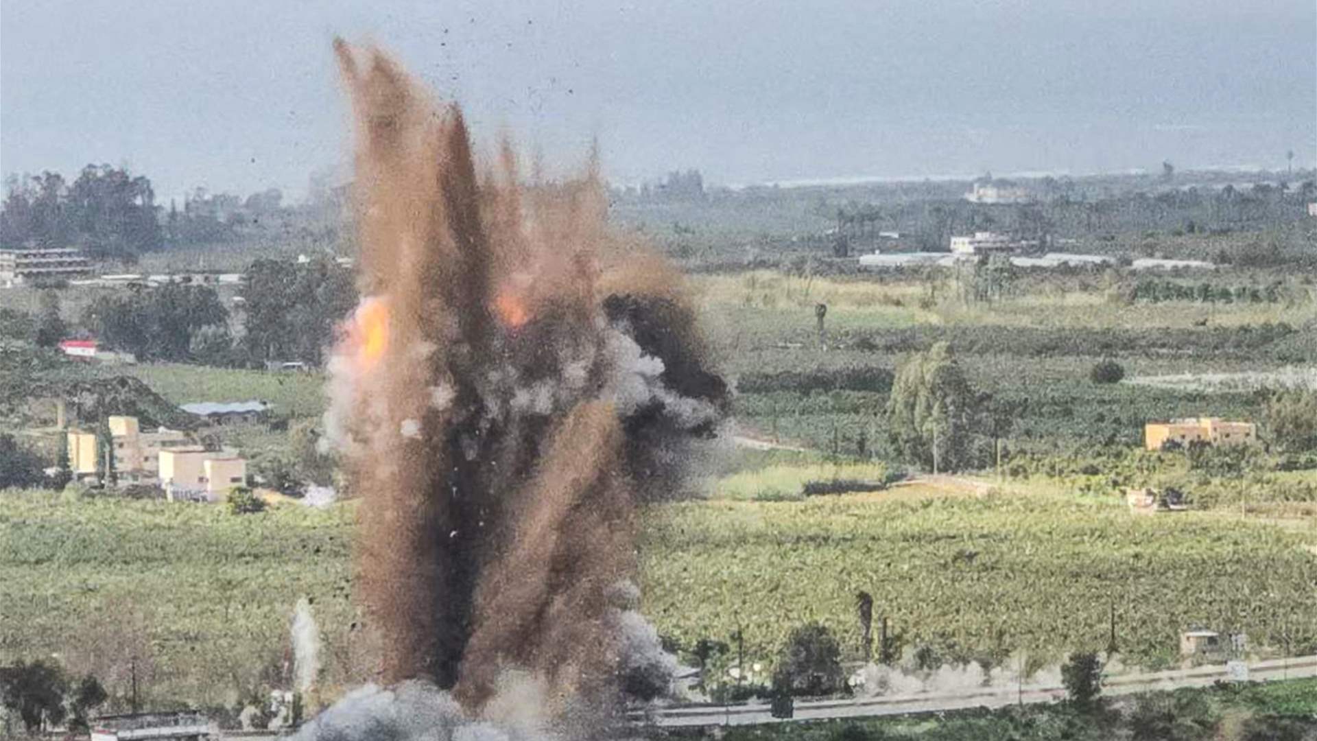 Israeli army strikes Qasmiyeh Bridge for the second time