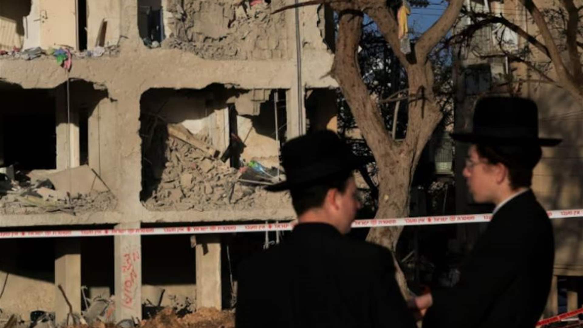 إصابة العشرات إثر سقوط صاروخين أطلقتهما إيران على بلدتين في إسرائيل