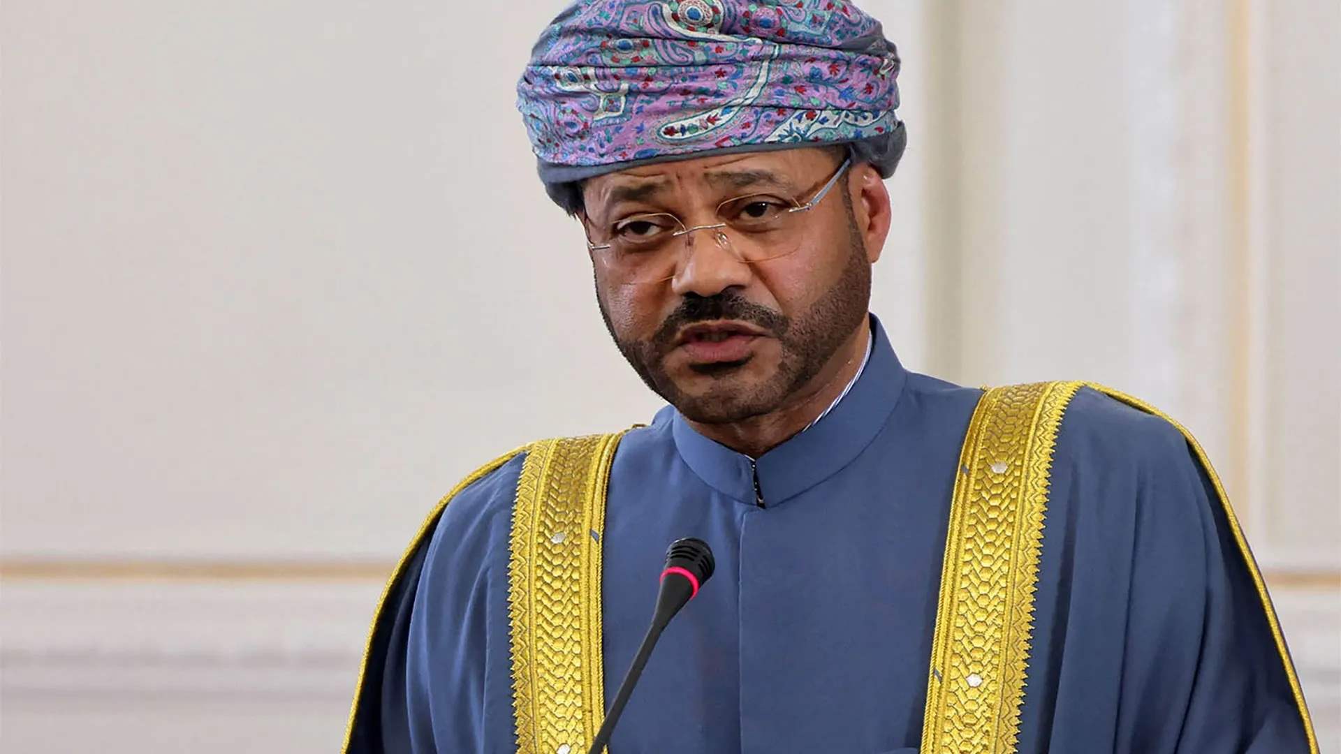 وزير الخارجية العماني: نبذل جهودا مكثفة لضمان المرور الآمن عبر مضيق هرمز