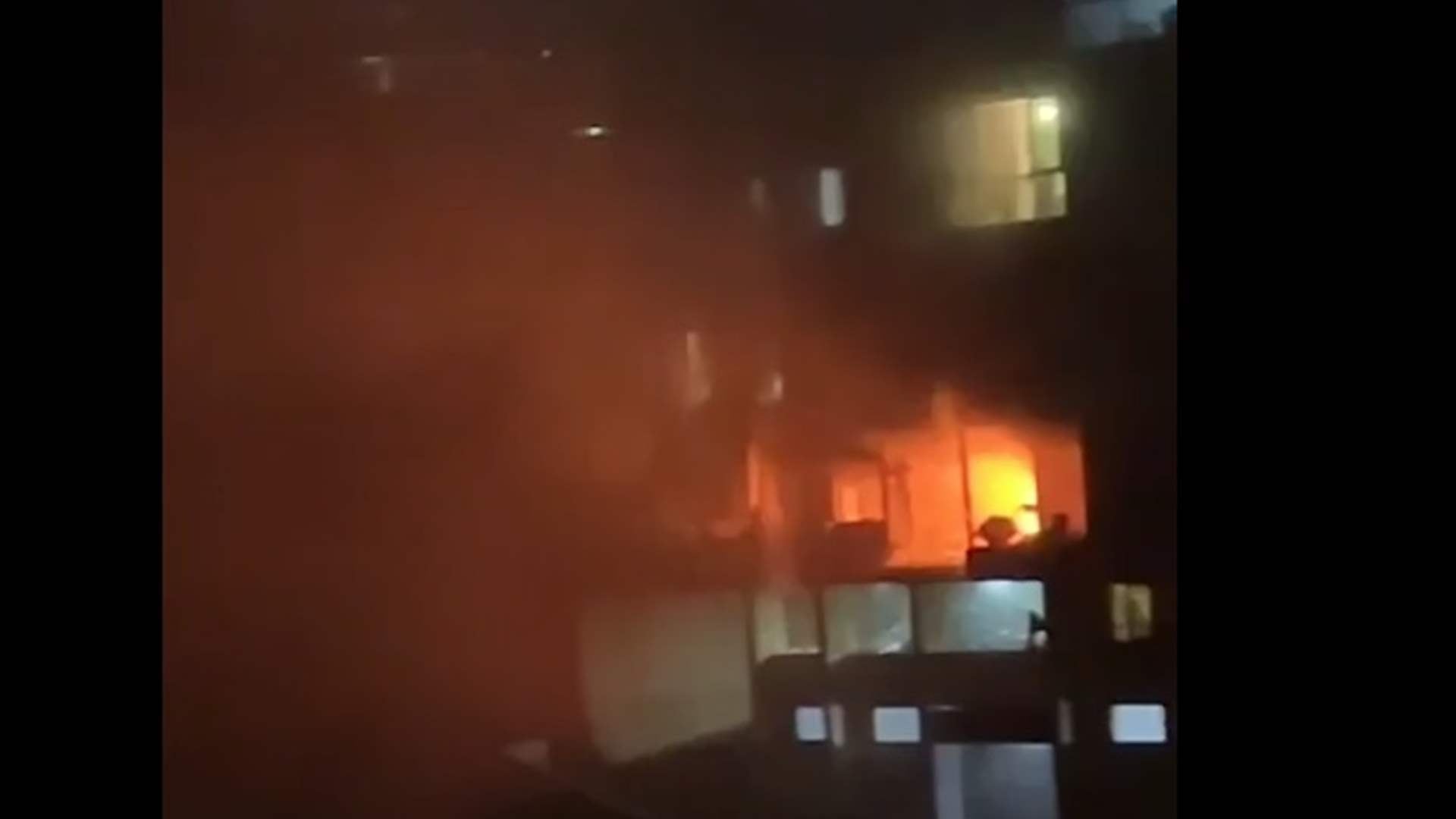 شهداء وجرحى في استهداف شقة سكنية في بشامون فجرا (فيديو)