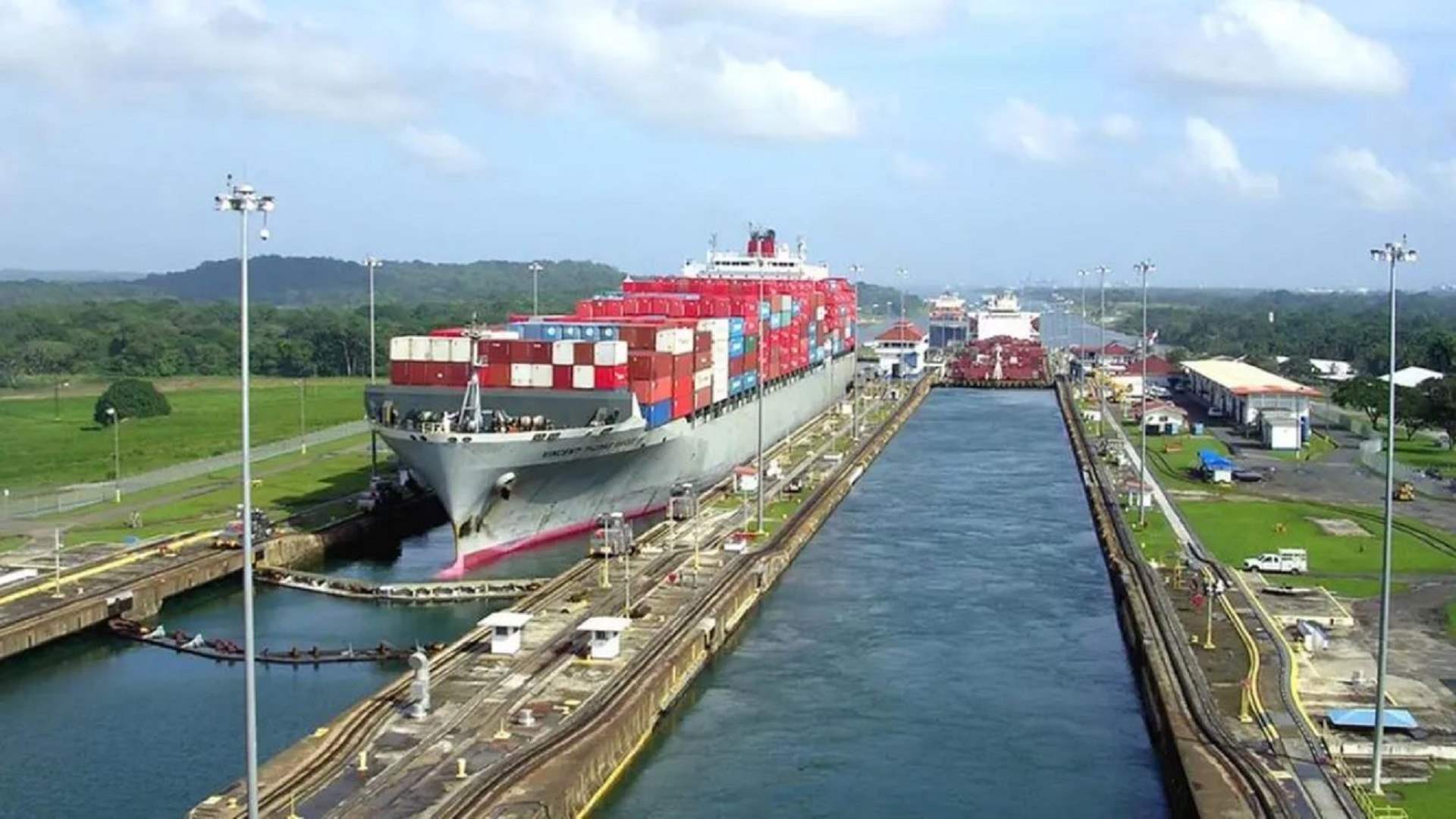 قناة بنما تشهد زيادة في حركة الملاحة بسبب الحرب في الشرق الأوسط