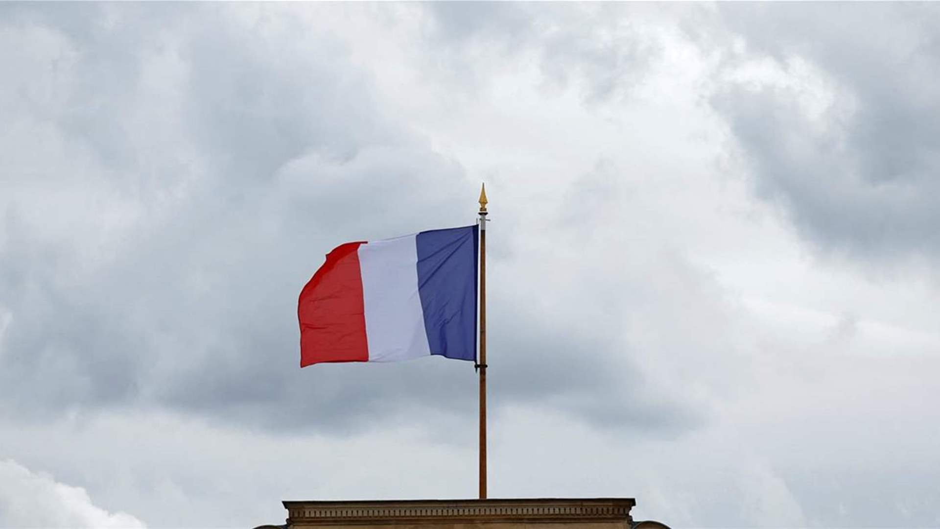 السفارة الفرنسية: وزيرة القوات المسلحة الفرنسية تزور لبنان اليوم لتعزيز الدعم العسكري والسيادي وتسلم 39 مركبة مدرعة للجيش