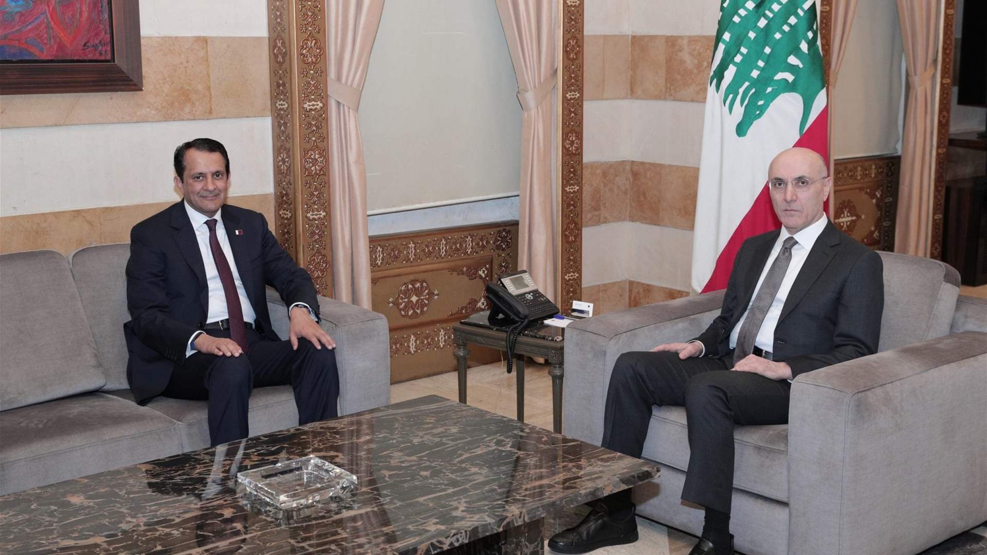 الحجار يبحث مع السفير القطري الأوضاع الأمنية ويؤكد تضامن لبنان مع قطر