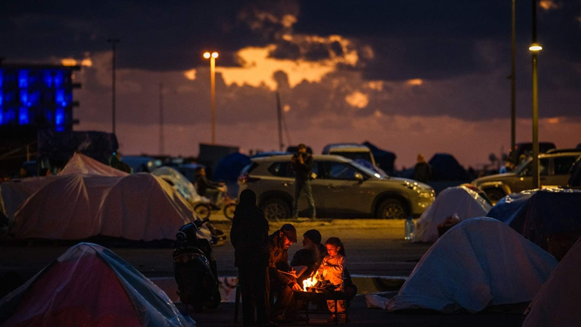 "إذا حصل قصف لا أستطيع أن أفعل شيئا".... معاناة مضاعفة للنازحين من ذوي الإعاقة في المدينة الرياضية في بيروت