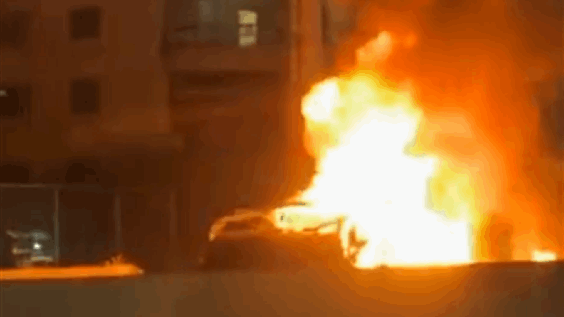 Israel strikes vehicles in Khalde and Jnah, targets Beirut's suburbs