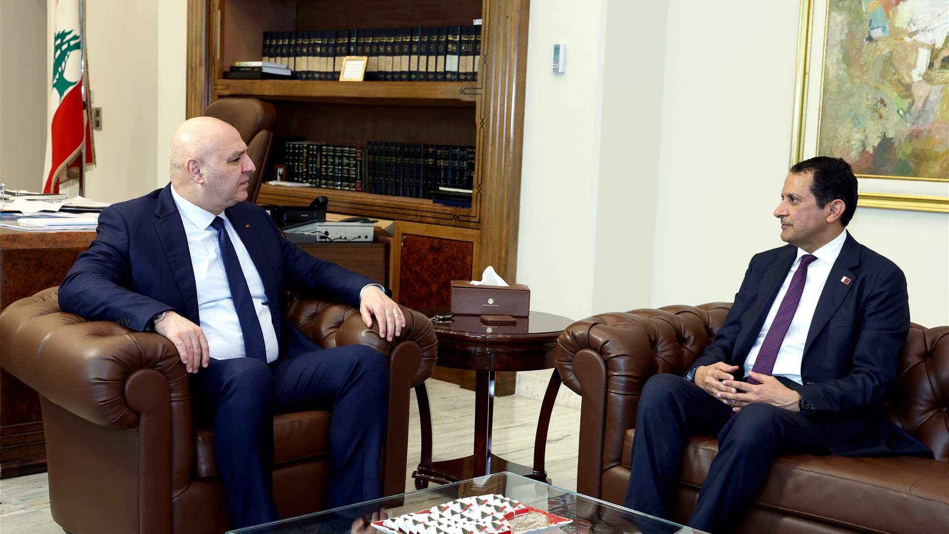 الرئيس عون خلال لقائه السفير القطري أكد تضامن لبنان مع قطر مدينا الاعتداءات عليها