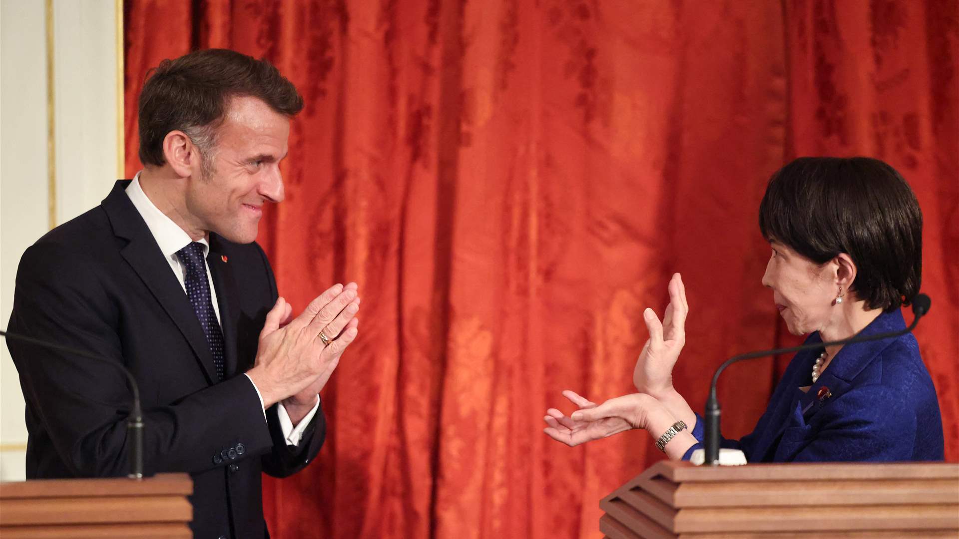 ماكرون يؤكد من طوكيو على أهمية استعادة حرية الملاحة في مضيق هرمز