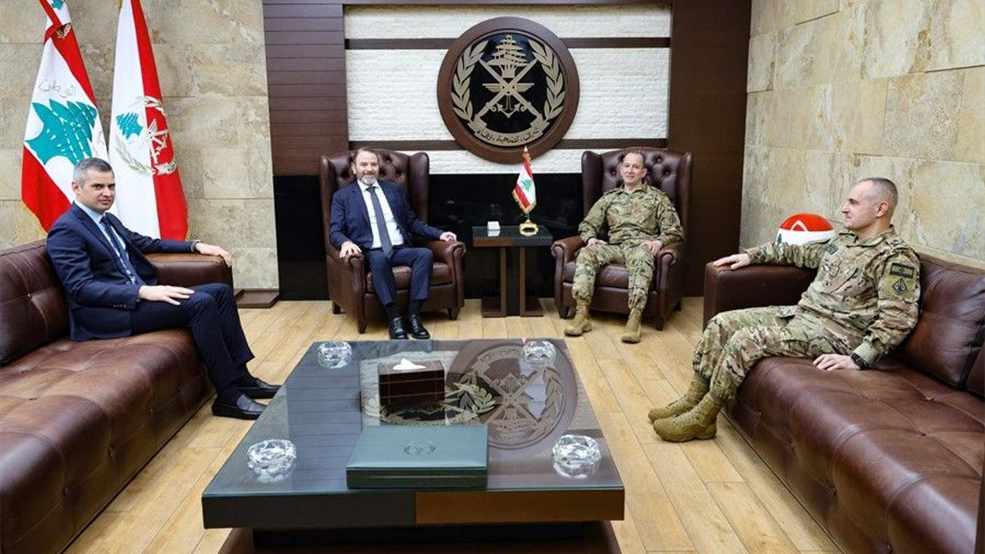 هيكل استقبل السفير القطري ونائبين وعرض مع الهزاع تعزيز التنسيق بين الجيش والسلطات السورية