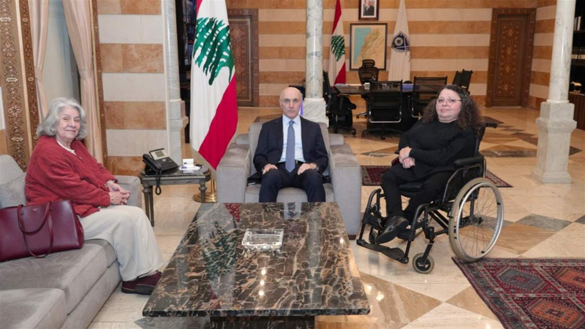 وزير الداخلية عرض مع اللقيس لواقع الأشخاص المعوقين في ظل النزوح 