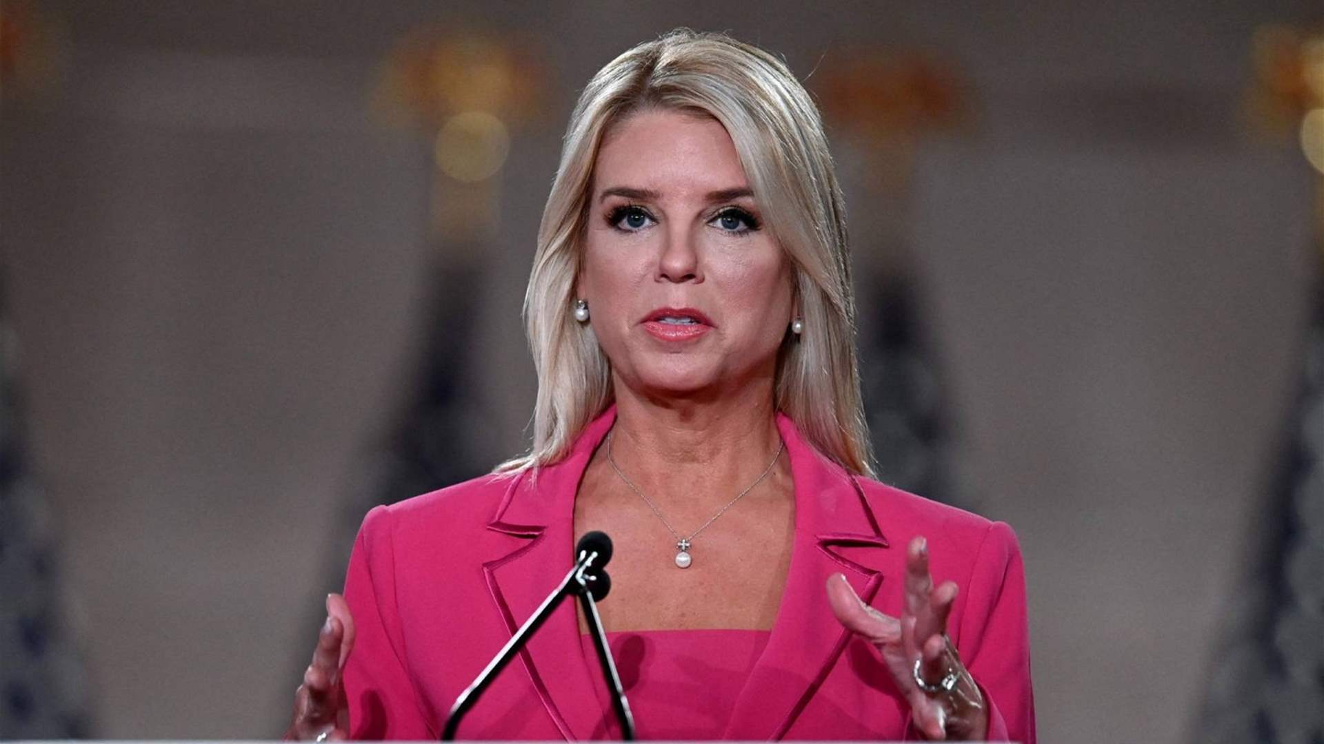 ترامب يقيل وزيرة العدل بام بوندي