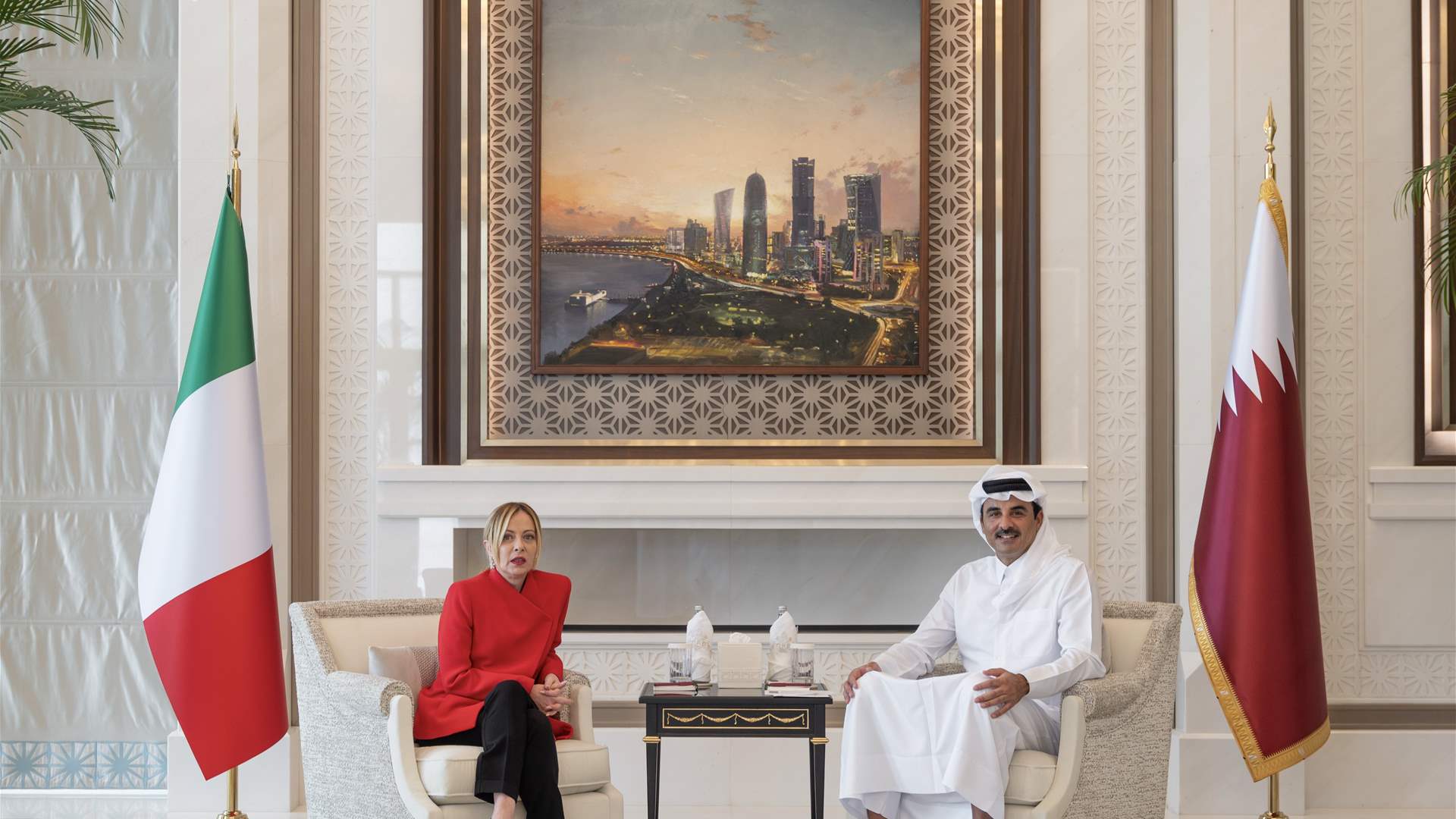 ميلوني تناقش أزمة الطاقة مع أمير قطر في الدوحة