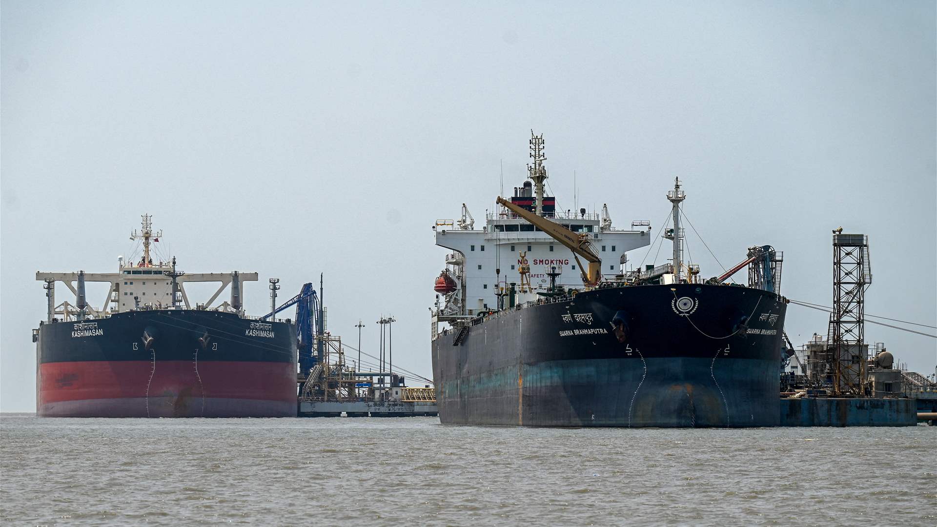 Iran says Iraq shipping free to cross Strait of Hormuz