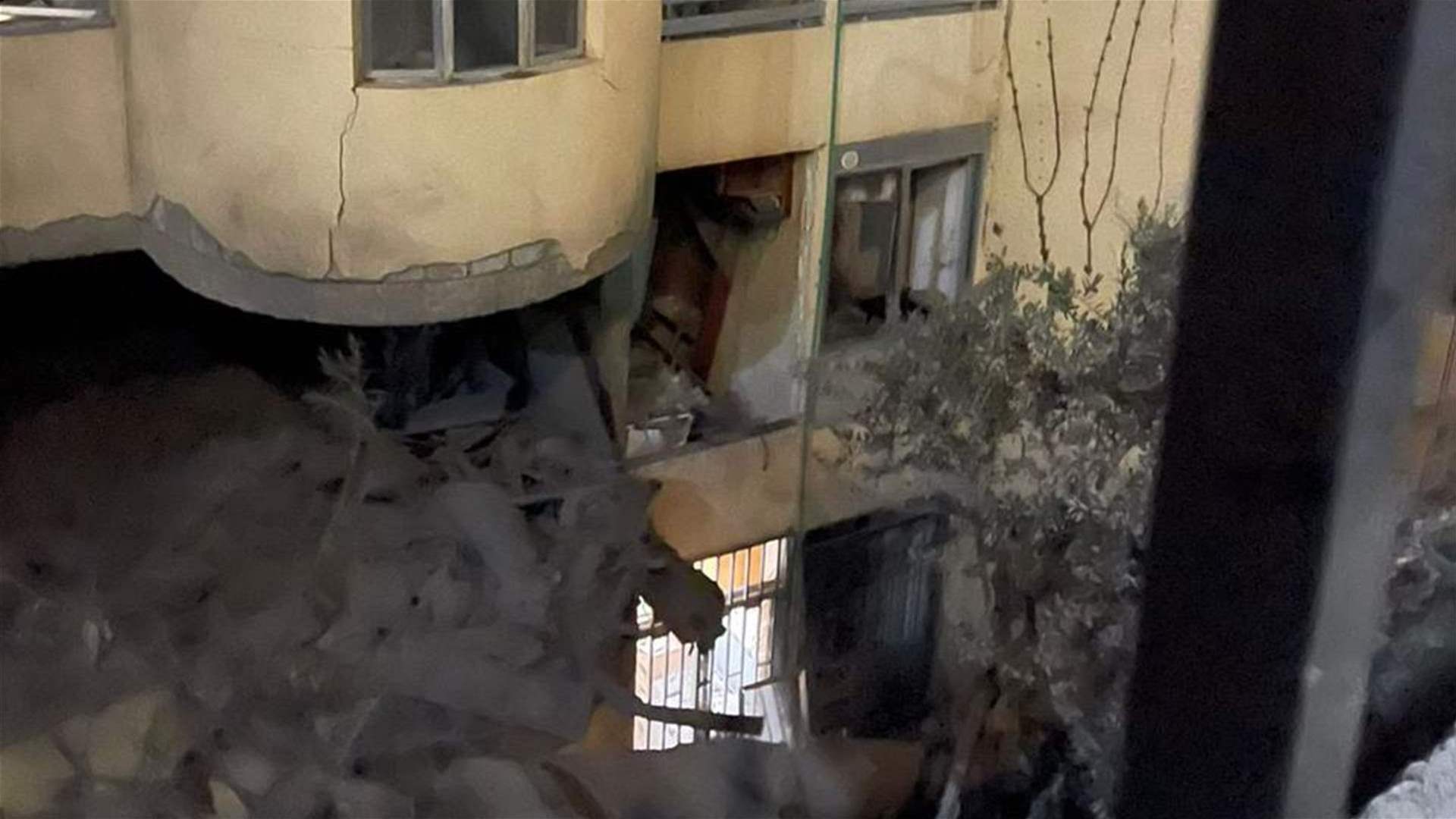 LBCI sources: Initial probe suggests Israeli air-delivered bombs targeted Ain Saadeh apartment