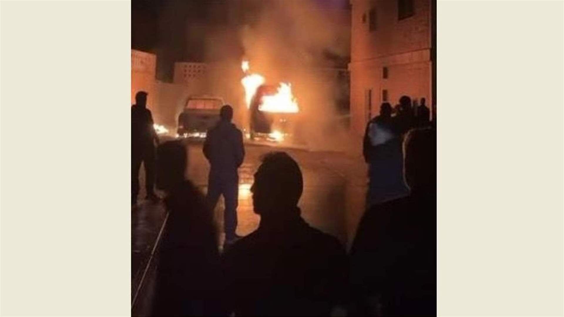 مجهولون أحرقوا مستوصف المحمرة في عكار... والنيران التهمت سيارات الإسعاف!