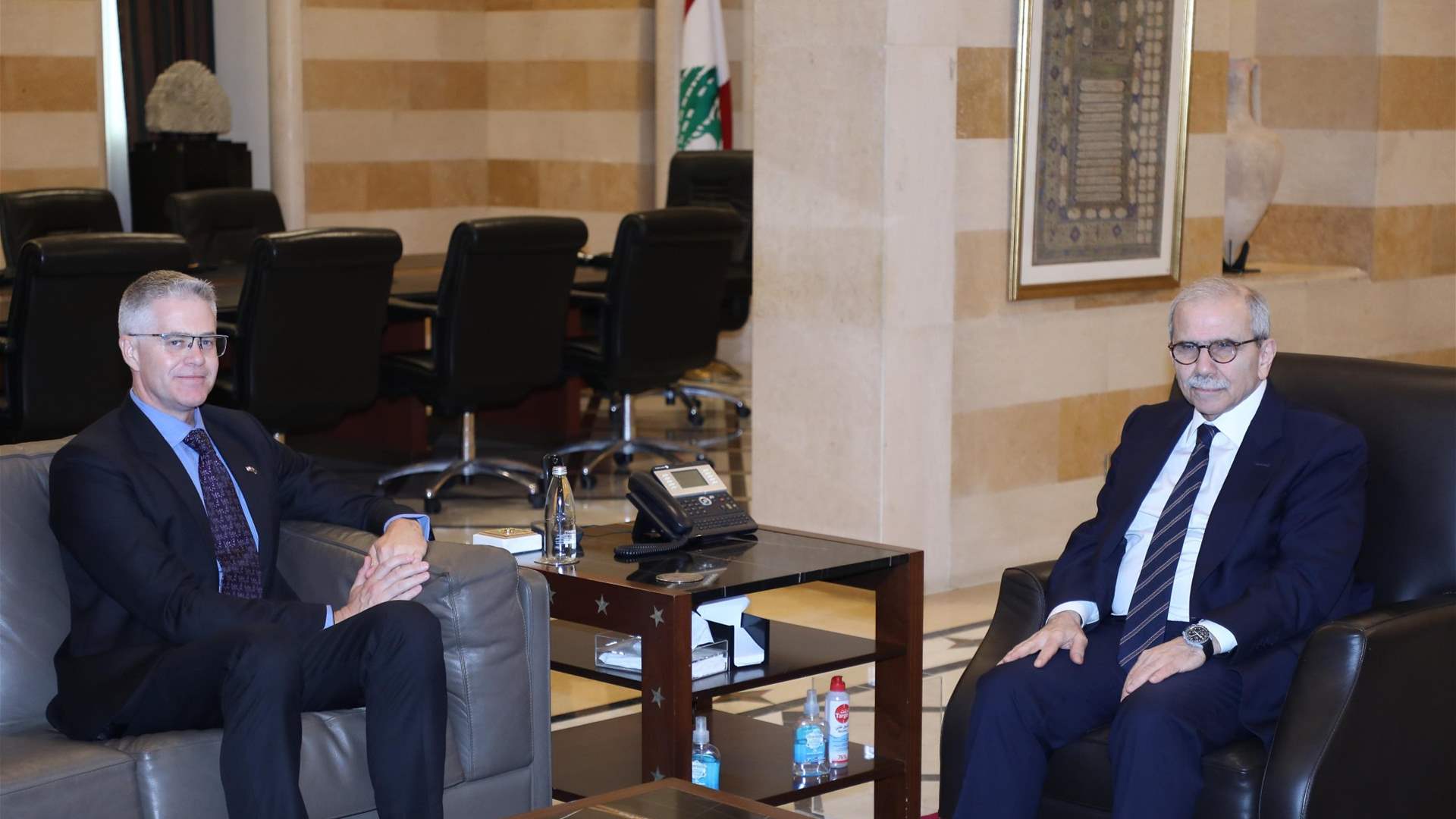 الرئيس نواف سلام استقبل سفير أستراليا لدى لبنان Tom Wilson في زيارة بروتوكولية لمناسبة توليه مهامه 