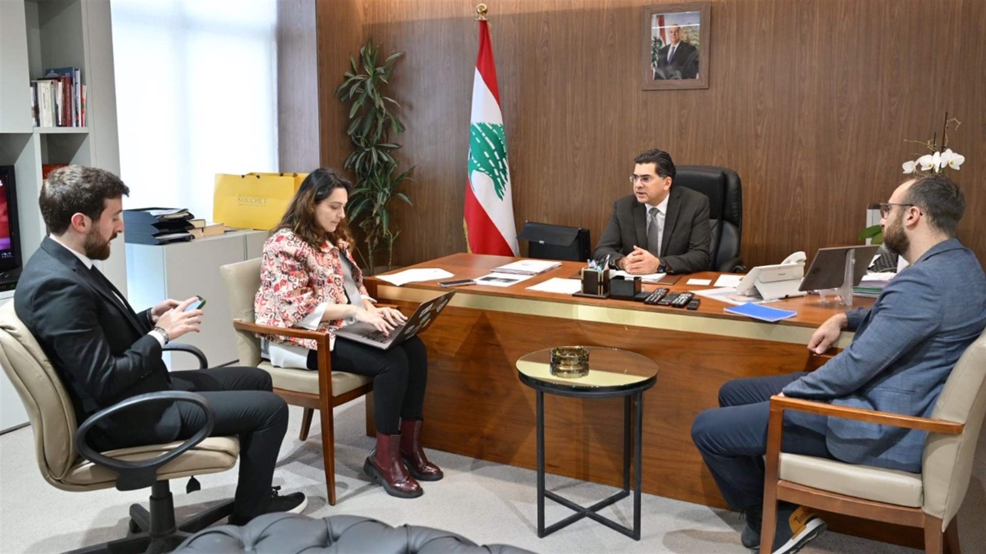 سلسلة لقاءات لوزير الإعلام: بحثٌ نحو الامتثال لخطاب هادئ 