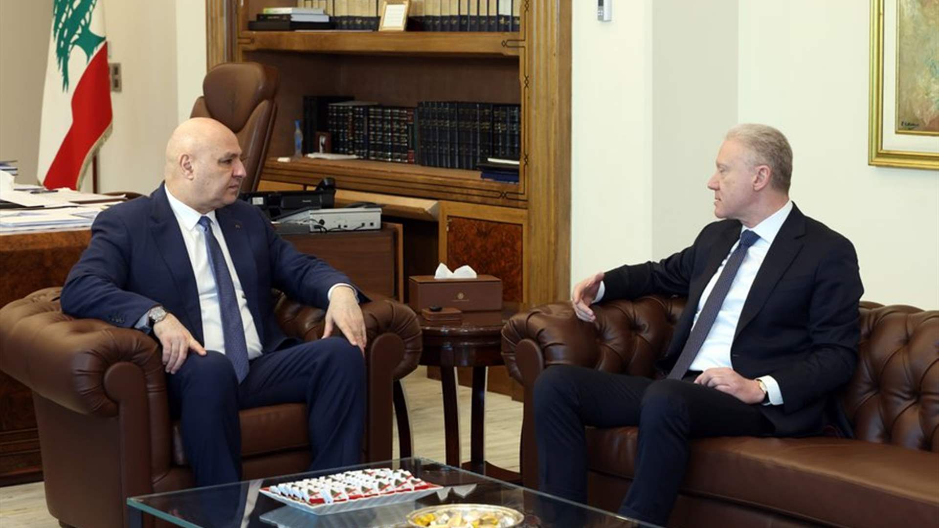 الرئيس عون عرض مع وزير الخارجية والمغتربين يوسف رجي الأوضاع العامة في ضوء التطورات المحلية والإقليمية الراهنة