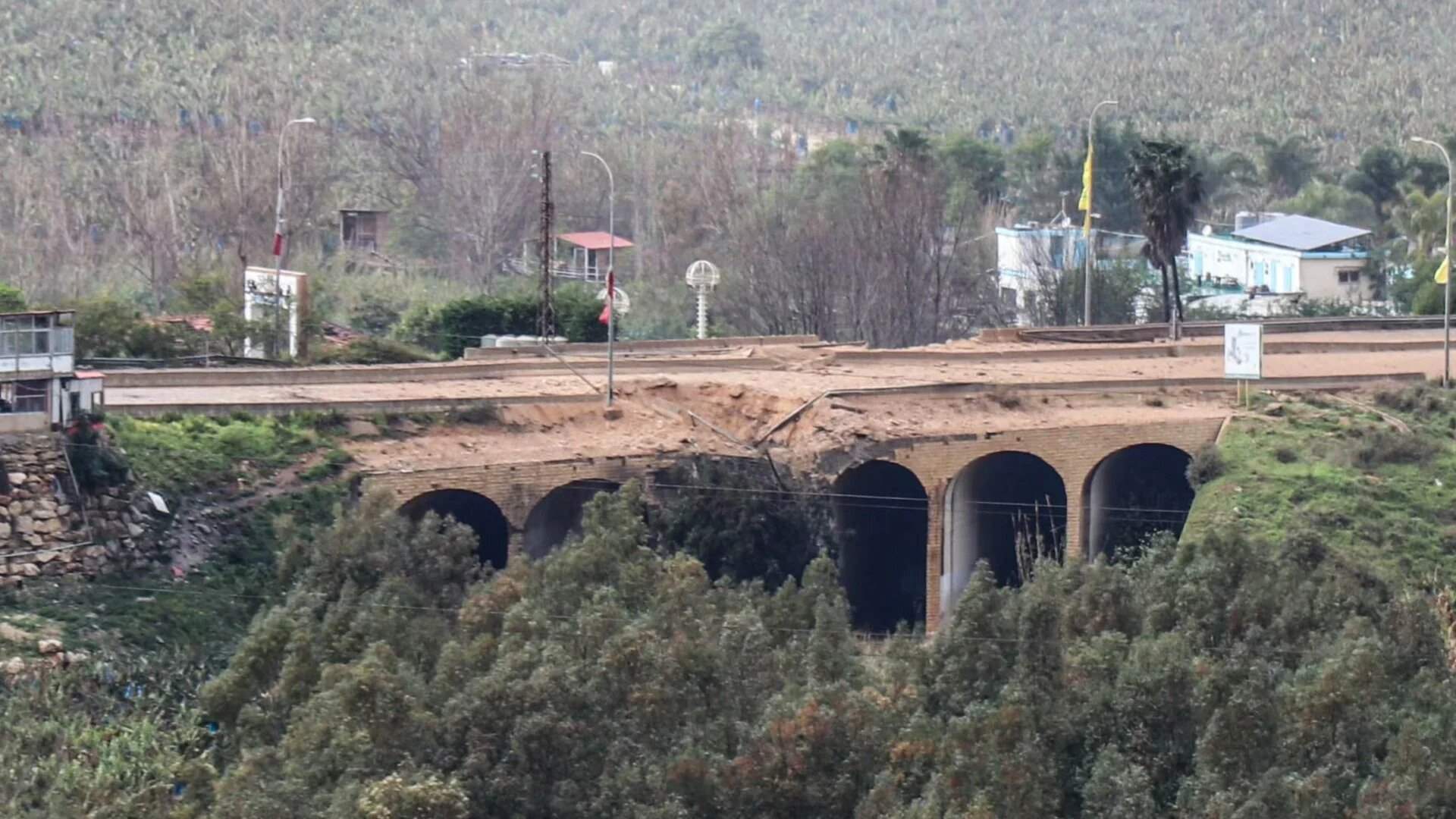 Israeli strike targets Qasmiyeh Bridge: Sources to LBCI