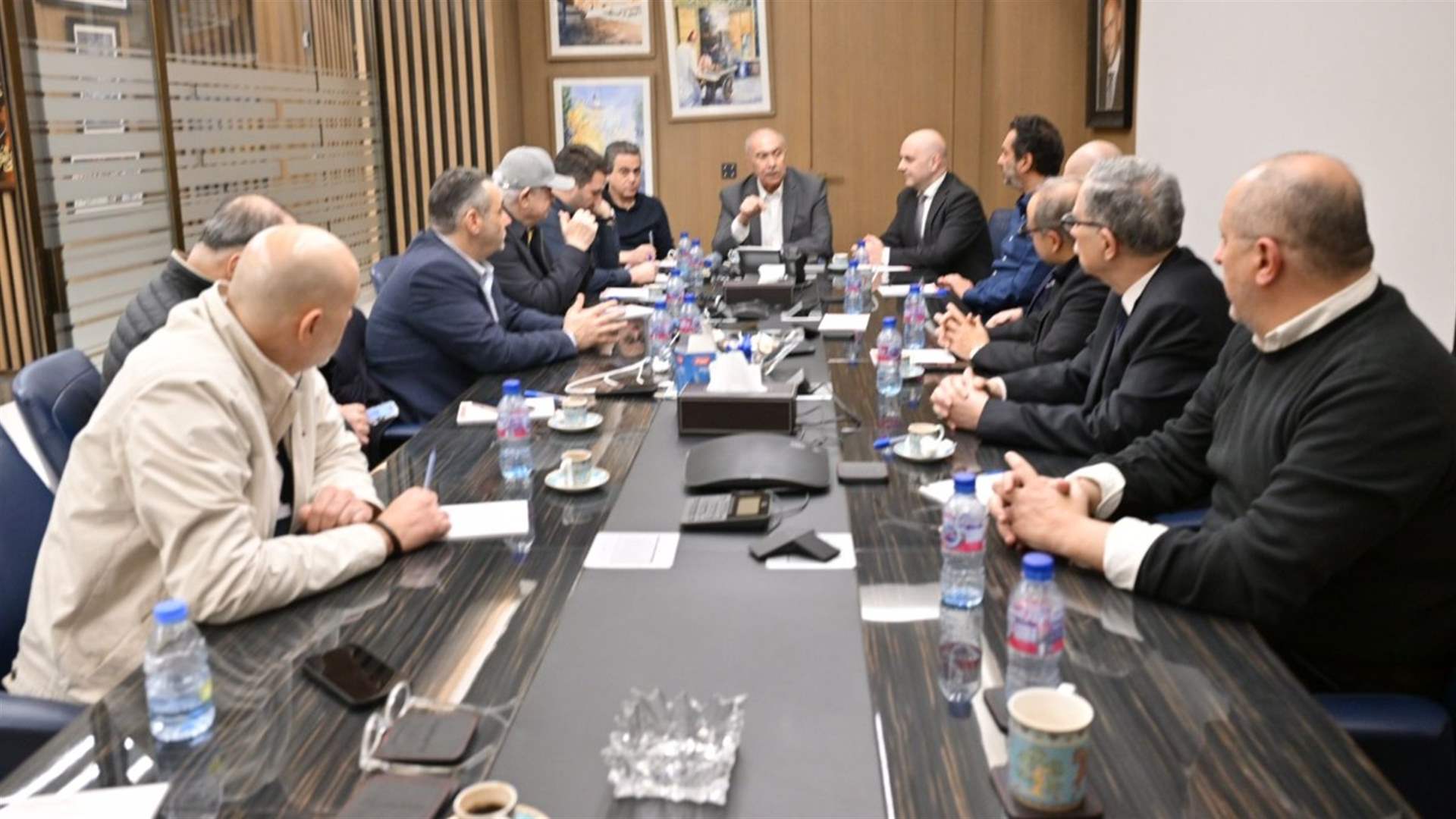 اجتماع طارئ لعدد من نواب العاصمة وفعاليات بيروتية في مكتب مخزومي