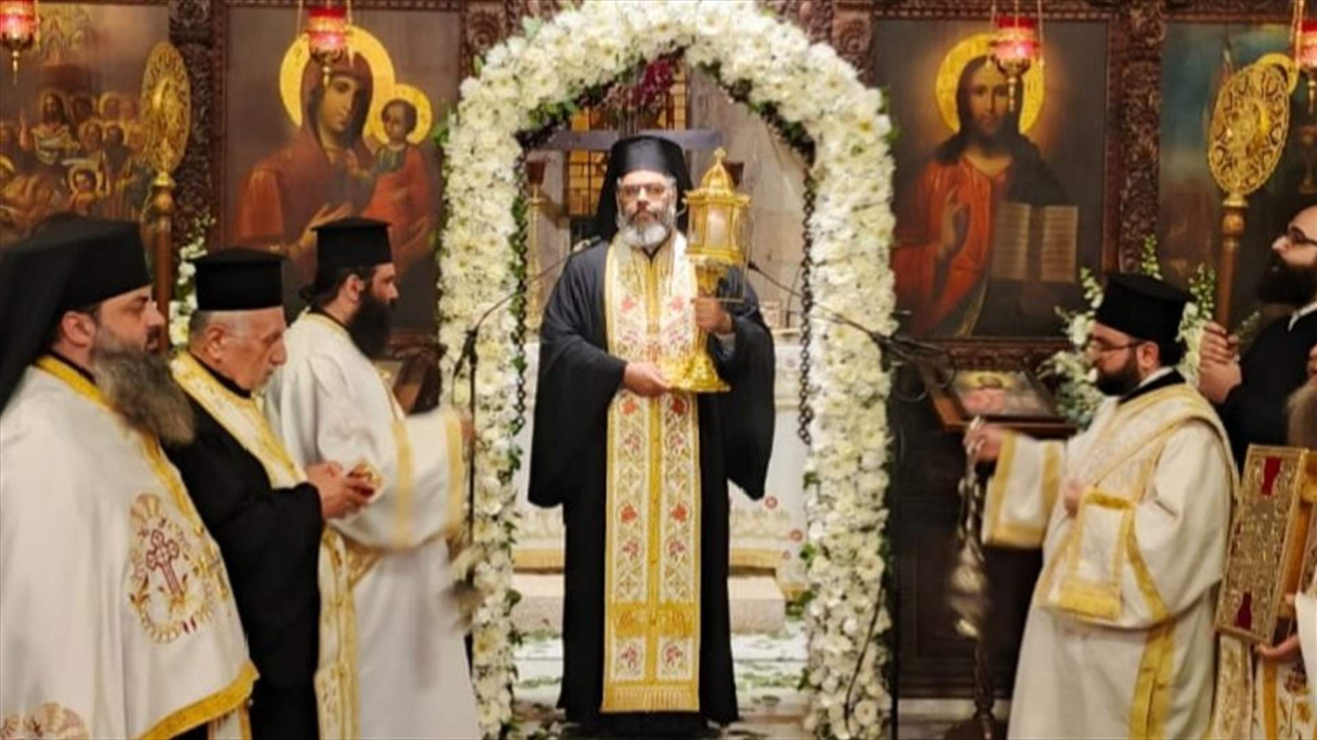 وصول شعلة النور المقدس إلى دير سيدة البلمند البطريركي