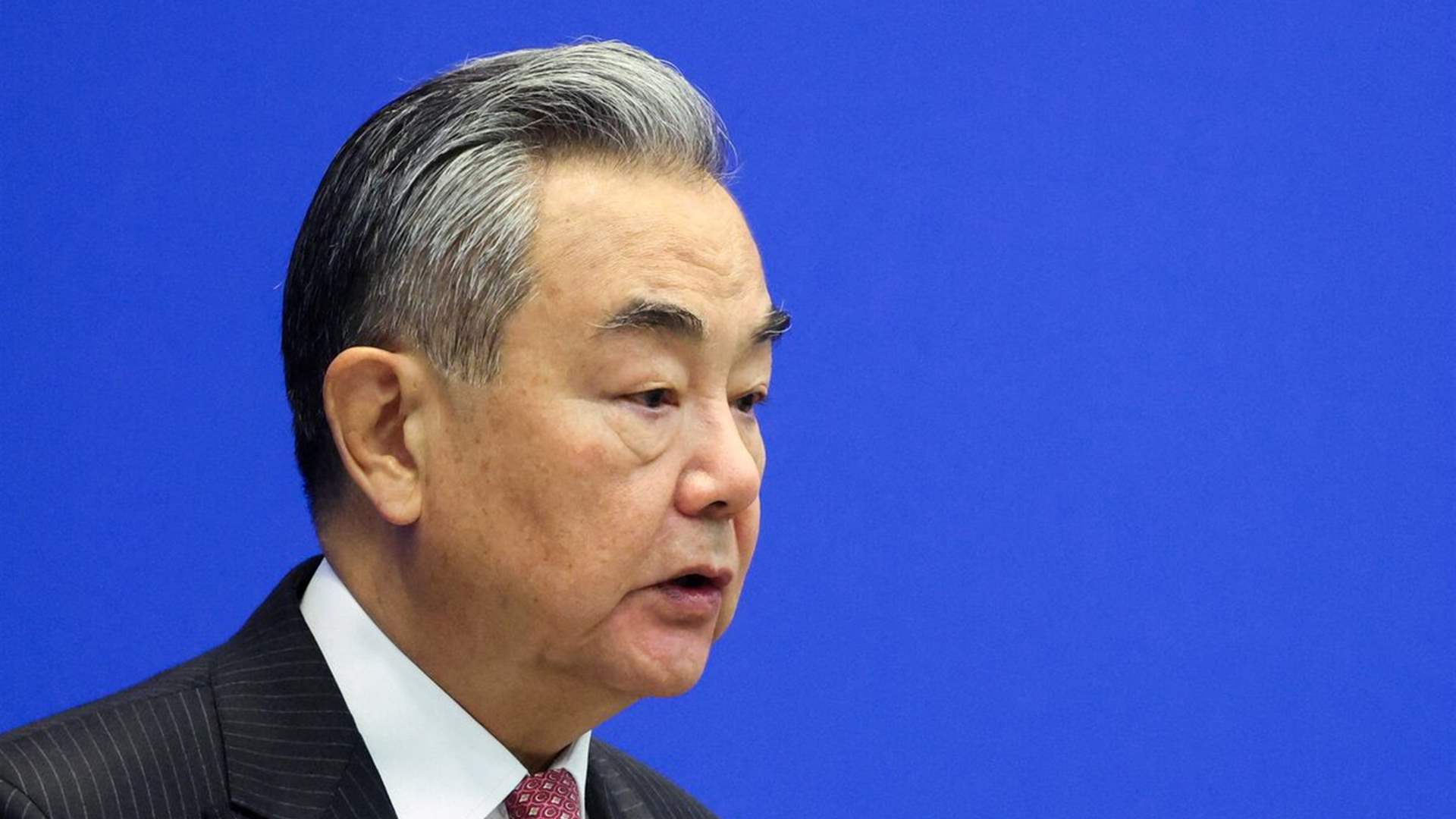 وزير الخارجية الصينيّ: الأولوية تتمثل في منع تجدد الأعمال القتالية