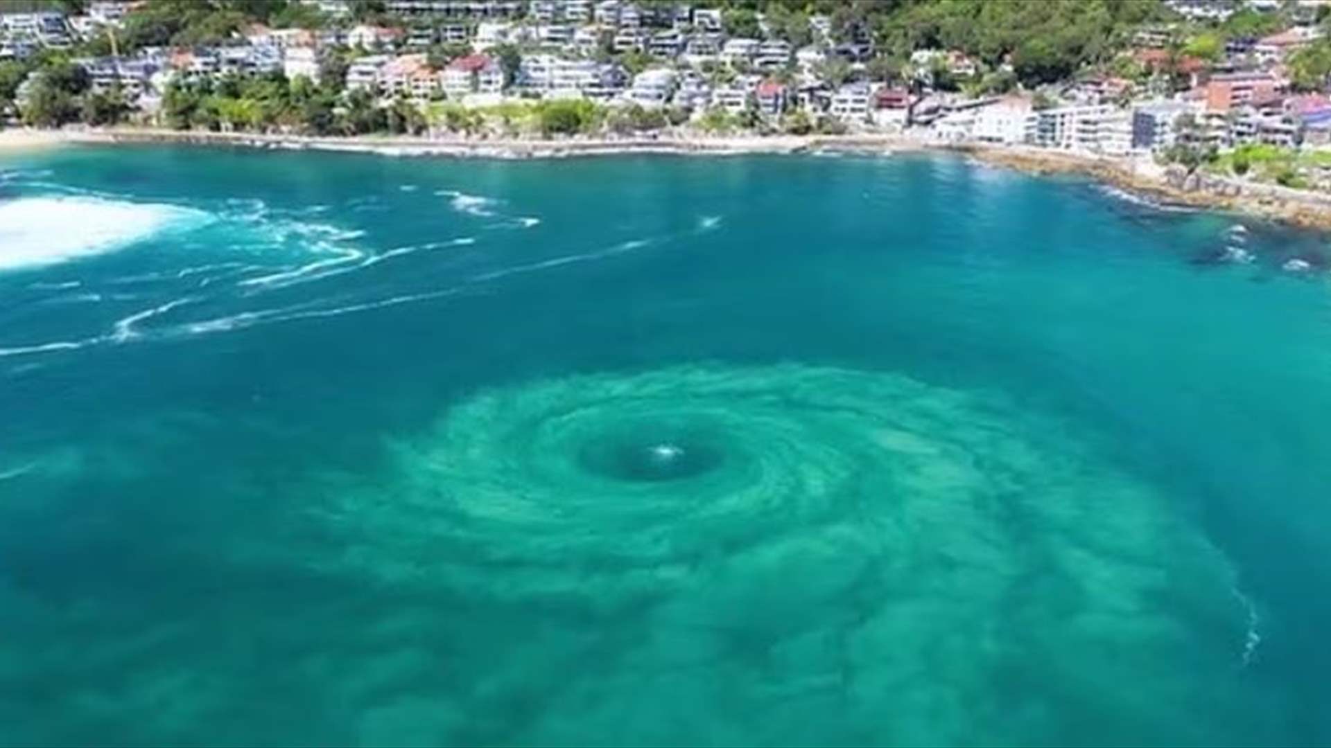 صورة لـ"إعصار ساحب" تذهل الأستراليين: "أليست الطبيعة عجيبة"