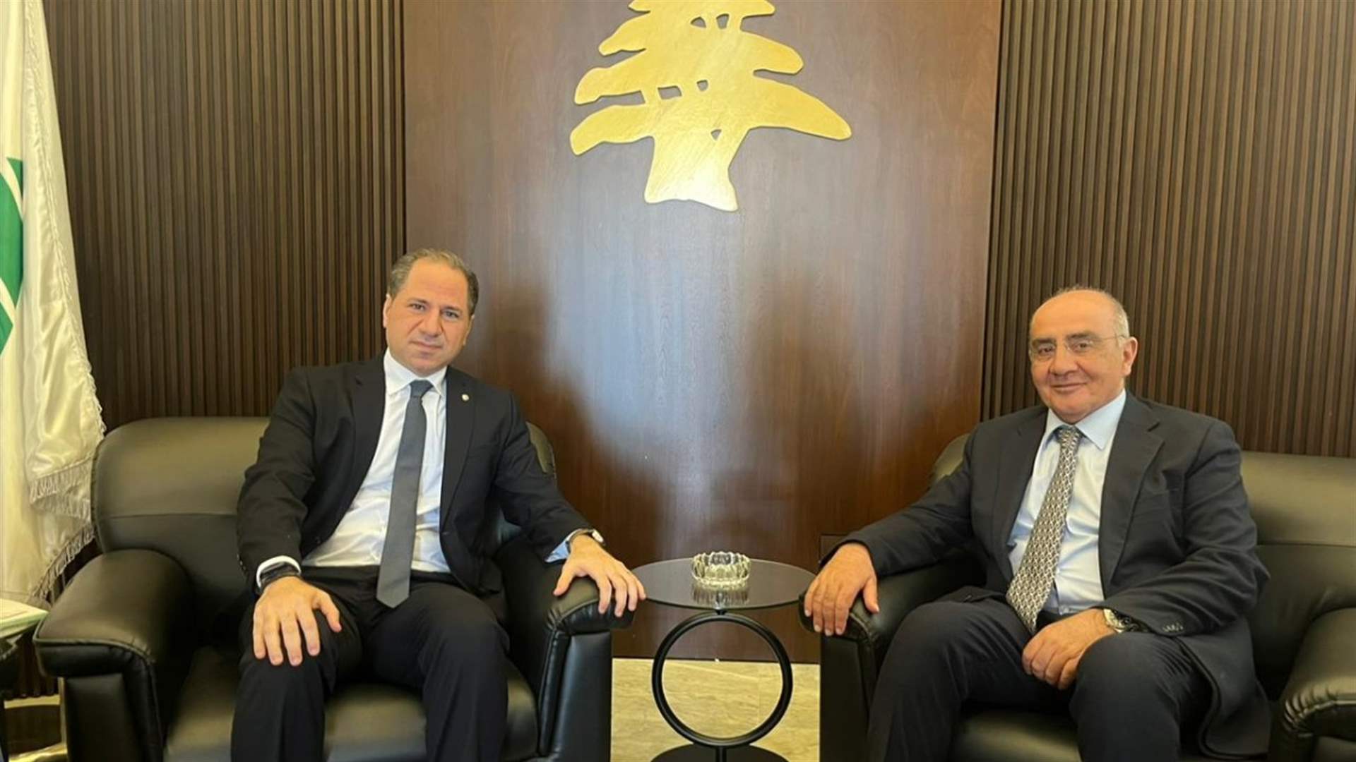 رئيس حزب الكتائب النائب سامي الجميّل استقبل في بيت الكتائب المركزي في الصيفي النائب السابق فارس سعيد حيث جرى التداول في أبرز المستجدات السياسية على الساحة اللبنانية ولا سيما في ظل التطورات الراهنة