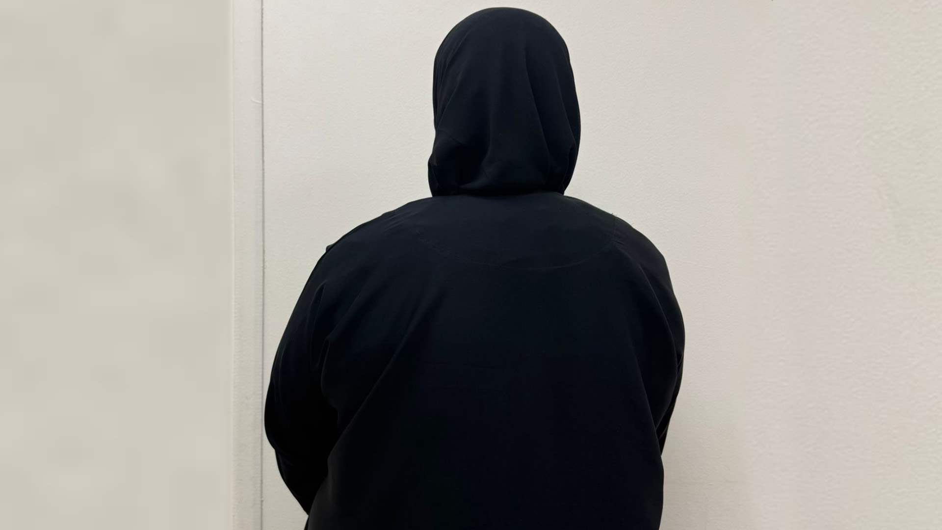 أقدمت على قتلهما خنقاً بواسطة وسادة... شعبة المعلومات تكشف ملابسات وفاة طفلين في الحدت وتوقف الوالدة