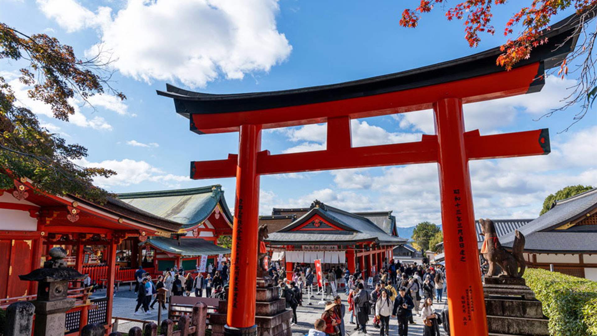 رغم الخلاف مع الصين وحرب الشرق الأوسط... رقم قياسي لعدد السياح في اليابان