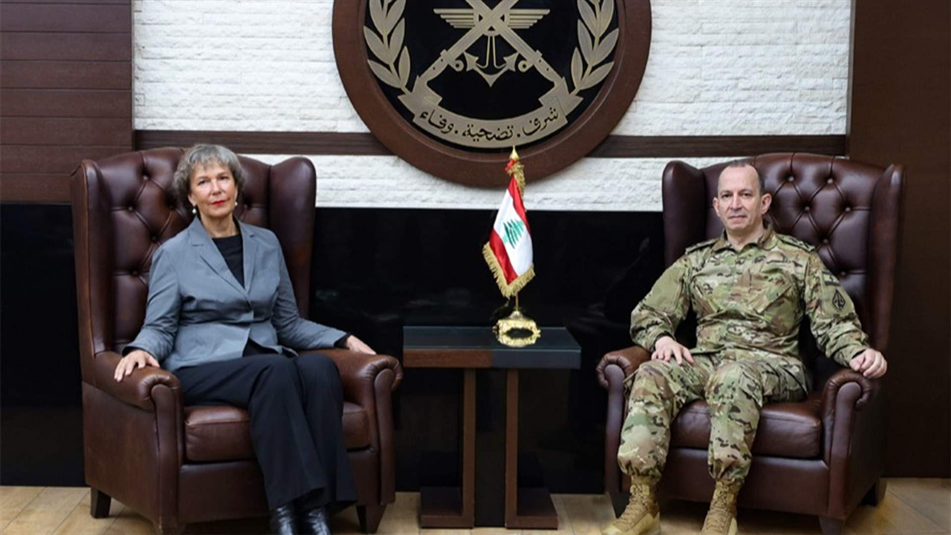 قائد الجيش استقبل السفيرة السويسرية مثمنة جهود المؤسسة العسكرية