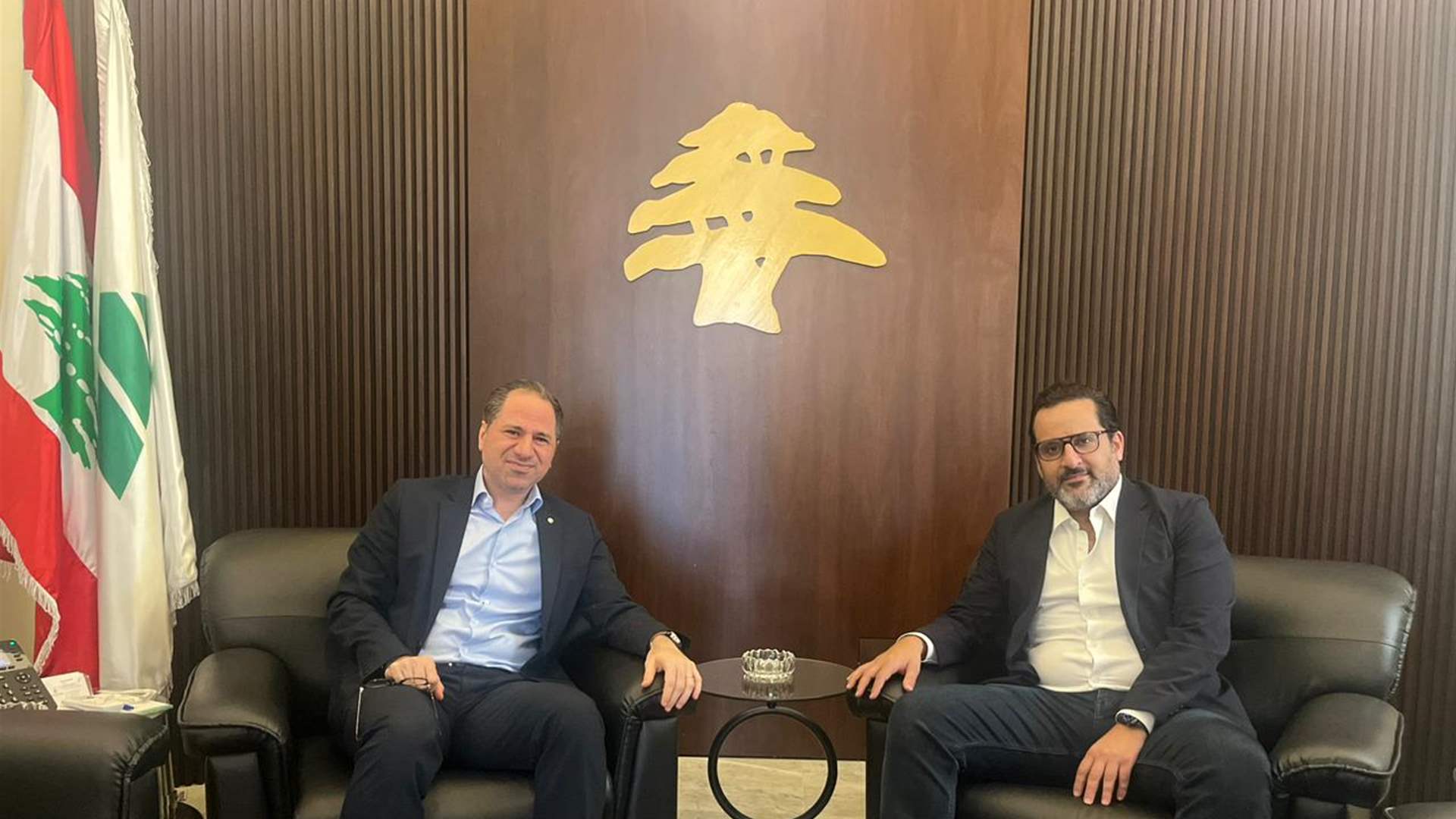 لقاء بين الجميّل والدويهي في بيت الكتائب لبحث التطورات السياسية