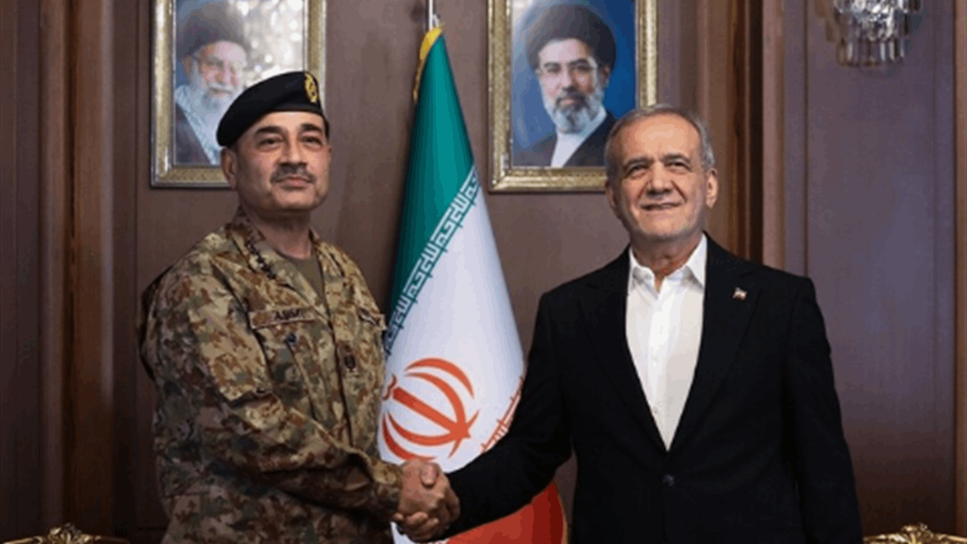 قائد الجيش الباكستاني يختتم زيارة استمرت ثلاثة أيام إلى إيران