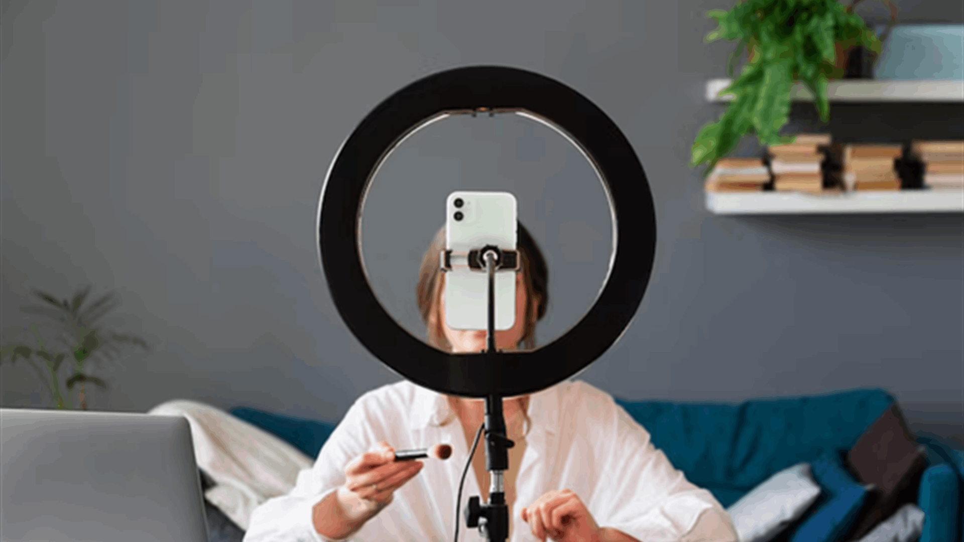 نجمتان من السوشيال ميديا في قلب الكارثة... مؤثرة شهيرة تصارع الموت وأخرى موقوفة بتهمة دهسها