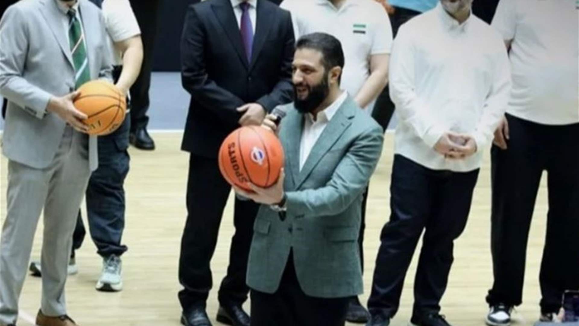 الشرع: عانينا كثيرًا من الحرب وحان الوقت لننتقل ولبنان الى مرحلة الإعمار